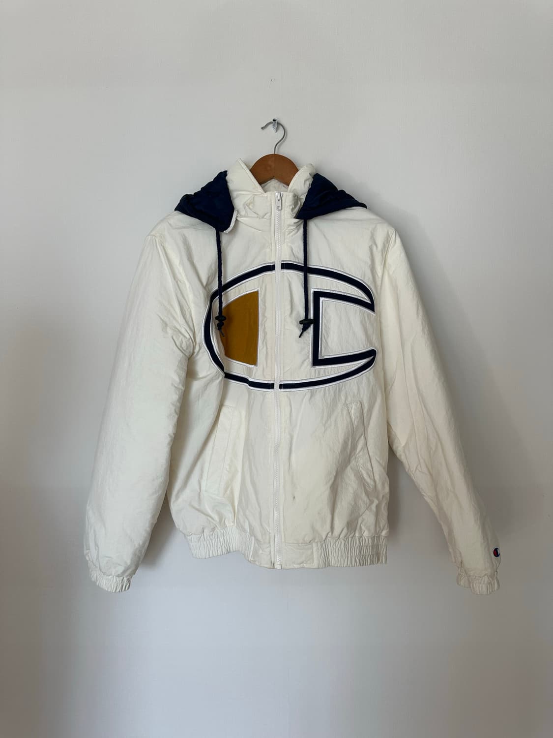 슈프림 x 챔피언 퍼피자켓 화이트 상품이미지1