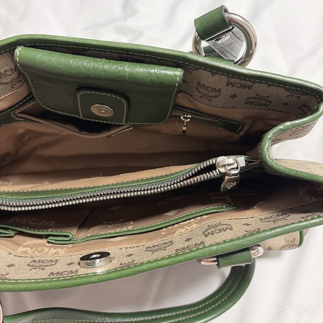 MCM 엠씨엠 로고 숄더백 토트백 그린 상품이미지6