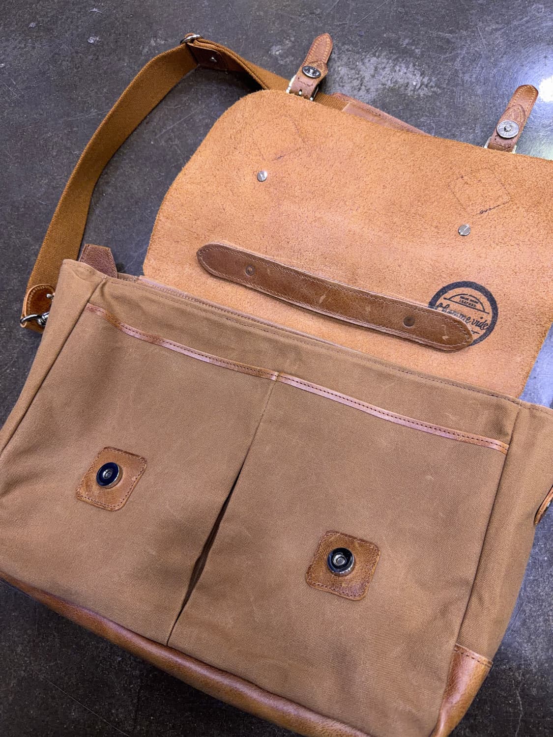 공허군 주문제작 클래식 레더 왁스 힐링백 크로스백 상품이미지6