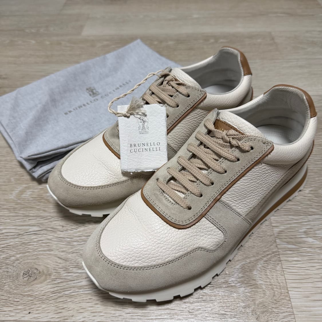 [S급/42] 브루넬로 쿠치넬리 스웨이드 스니커즈 아이보리 상품이미지1