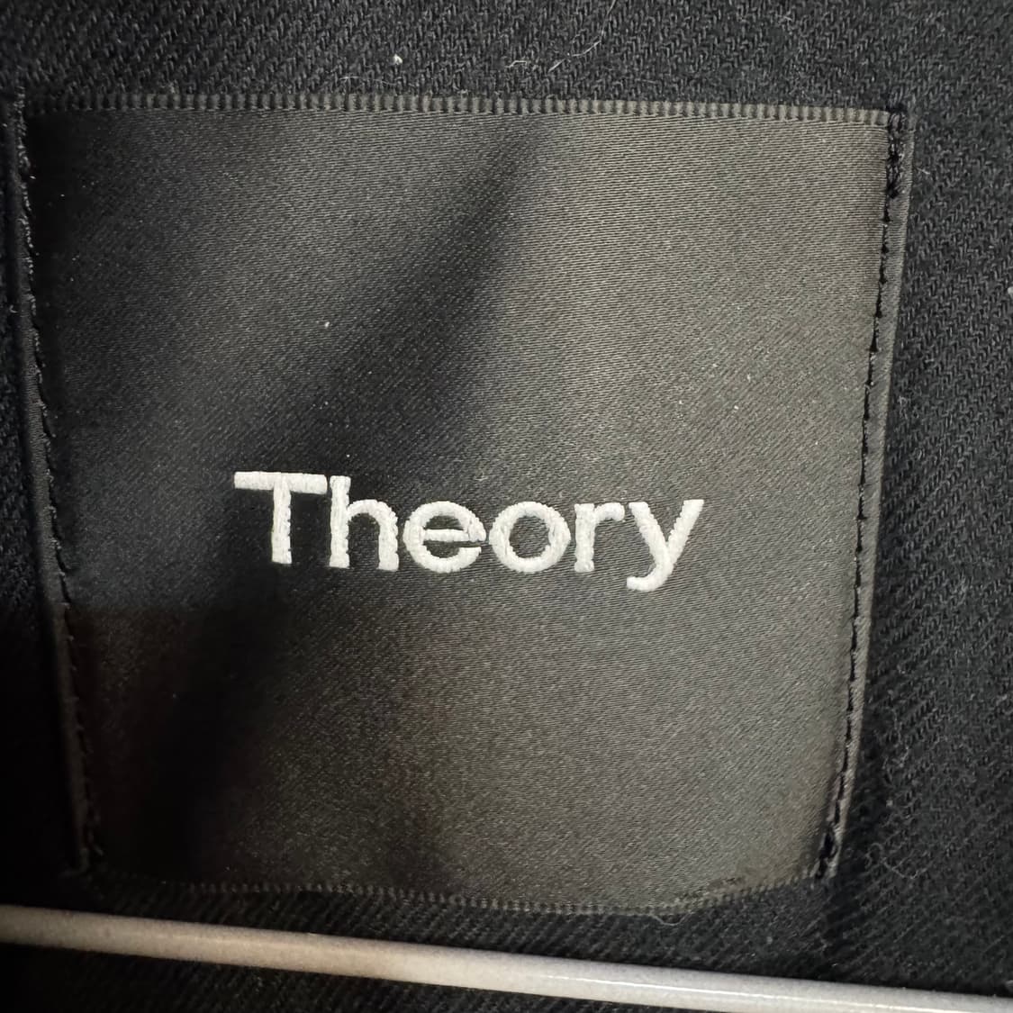 띠어리 구스다운 롱패딩 상품이미지4