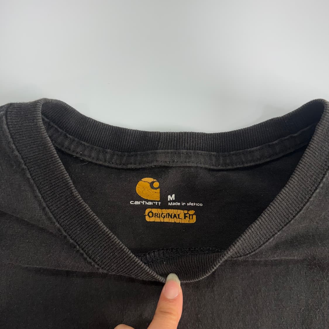 Carhartt 칼하트 스펠아웃로고 블랙 반팔 상품이미지5