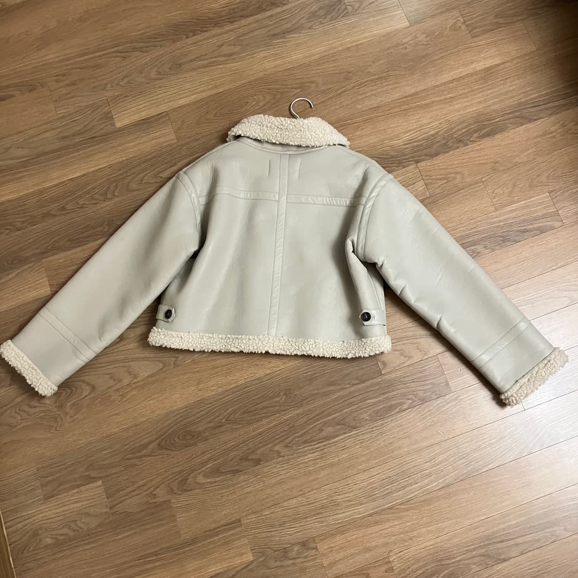 솔리드 무톤 플리스 양털 레더 무스탕 자켓 - GRAY BEIGE 상품이미지3