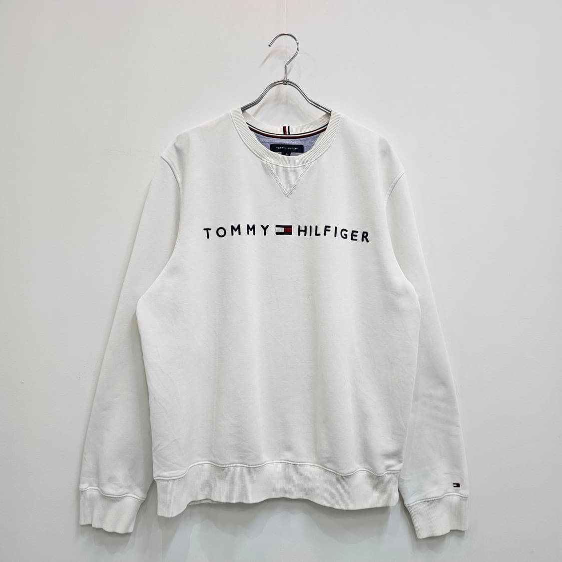 타미힐피거 화이트 맨투맨 기모 스웻셔츠 상품이미지1