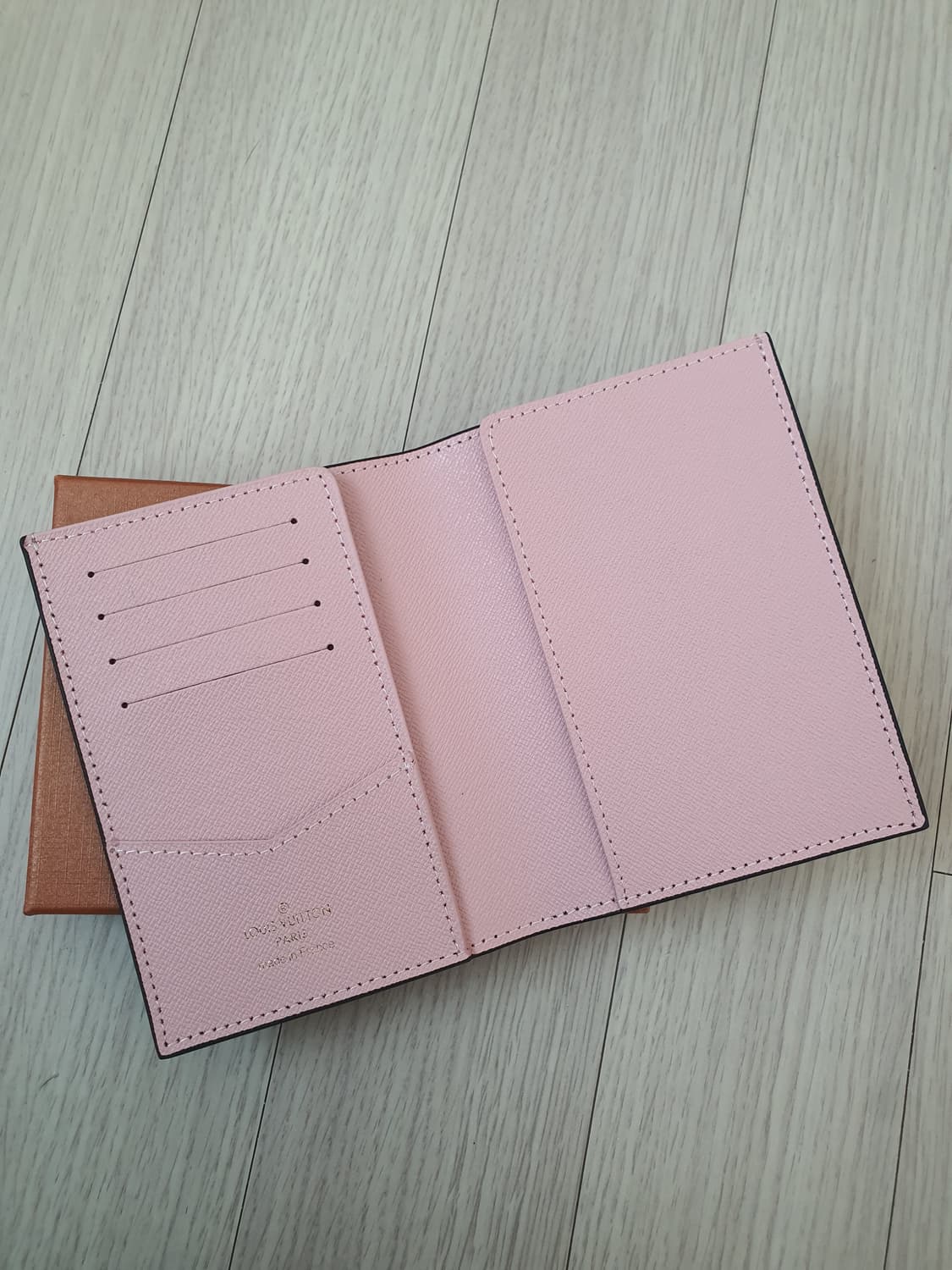 루이비통지갑 루이비통여권지갑 여권케이스 새상품 상품이미지6