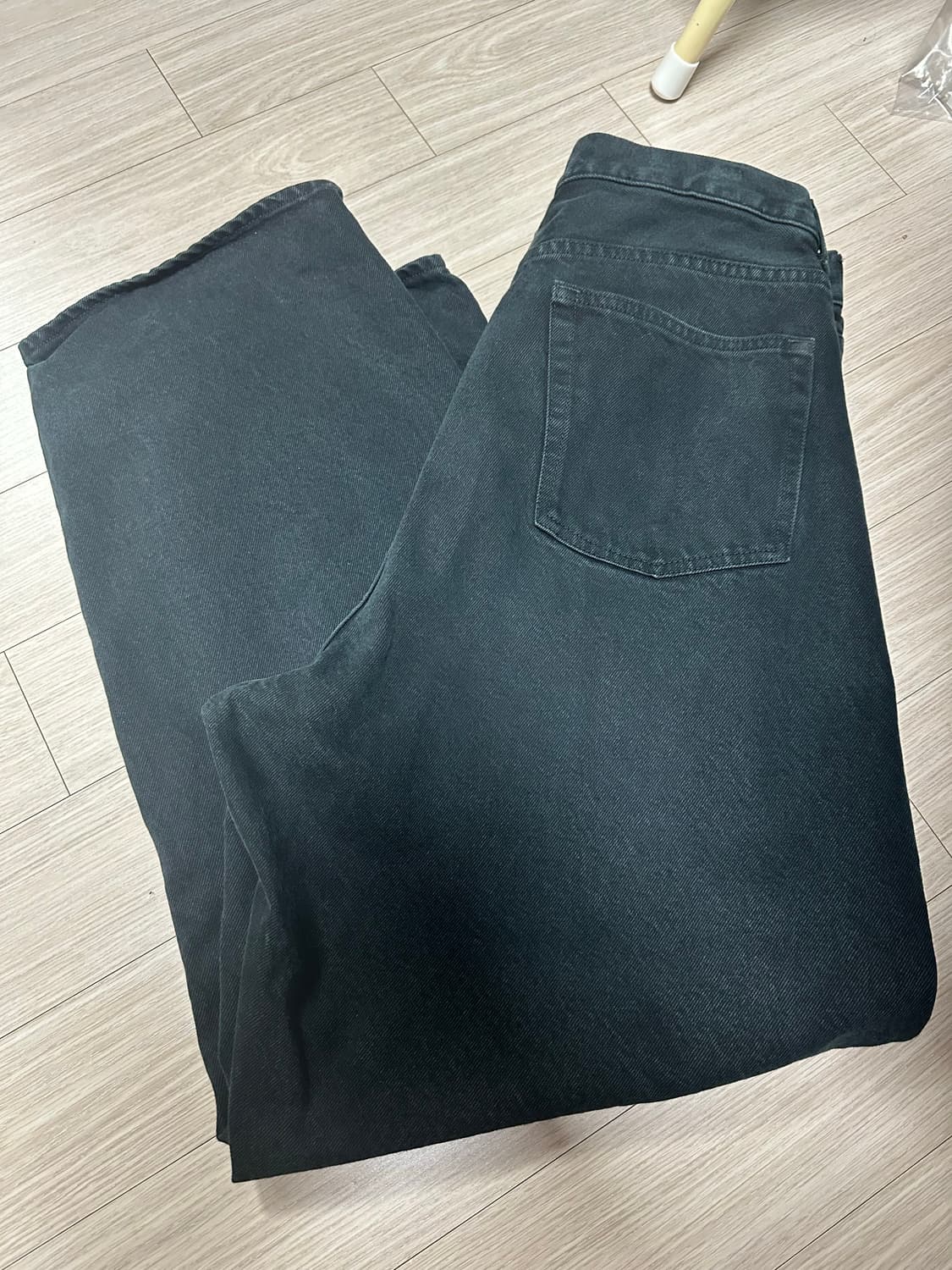 [34] 아프레쎄 26ss 블랙워시드 데님 상품이미지2