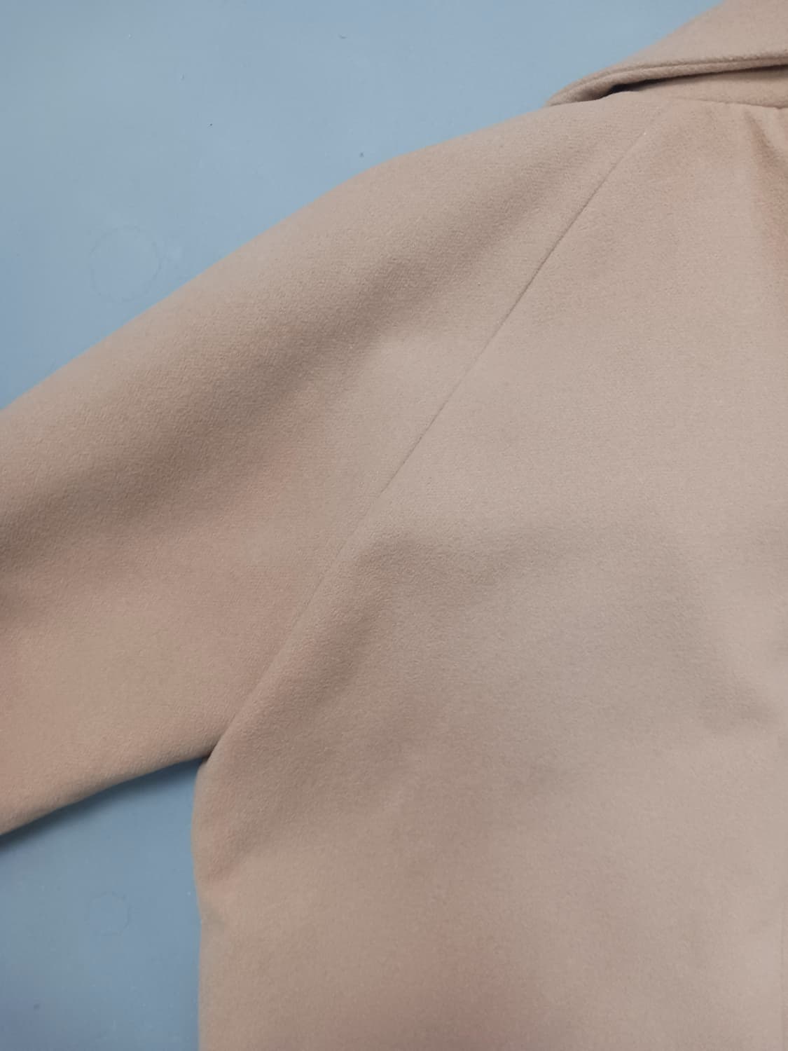 [L] 알루몰루 울혼방 4버튼 싱글 브러스티드 코트 베이지 상품이미지9