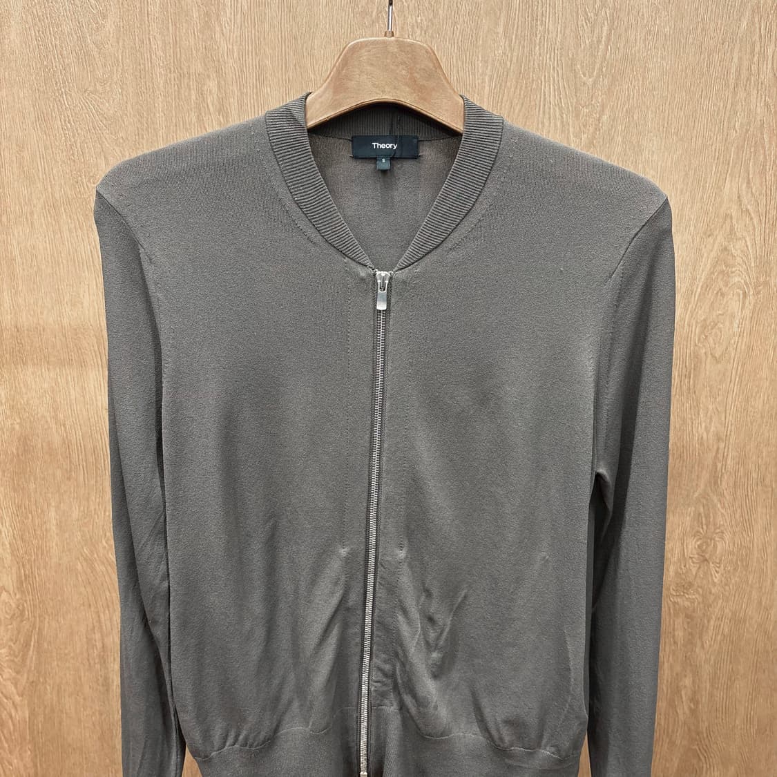 띠어리 니트 집업 가디건 무지 립 넥 사이드 포켓 디테일 레귤러핏 브라운 상품이미지4