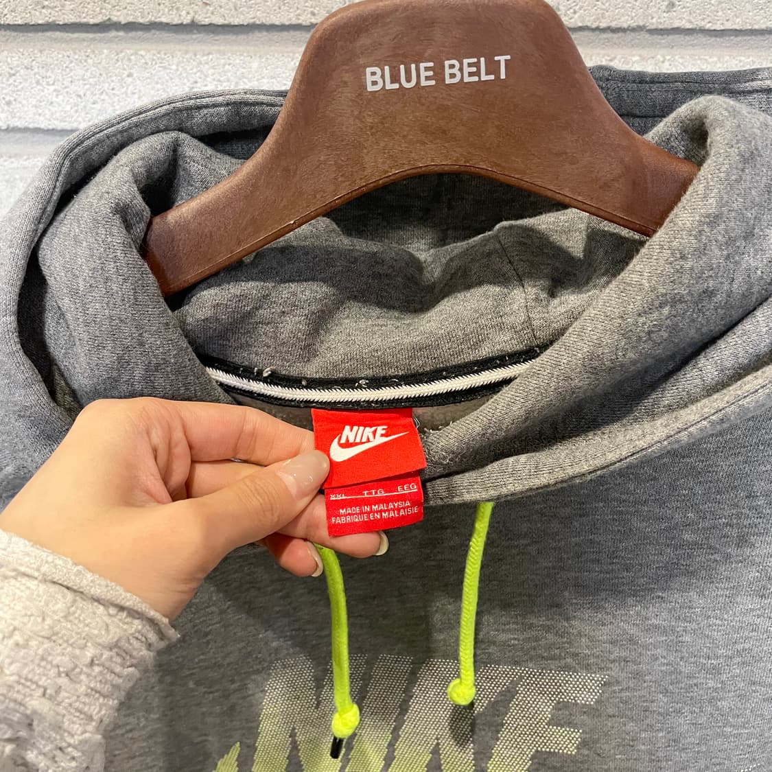 나이키 후드티 네온 그래픽 로고 디테일 디테일 그레이 상품이미지6