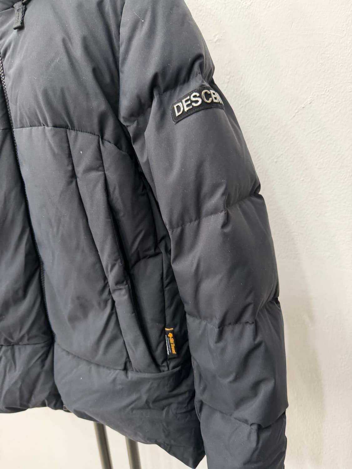 정품) 데상트 여성 패딩 M 상품이미지4