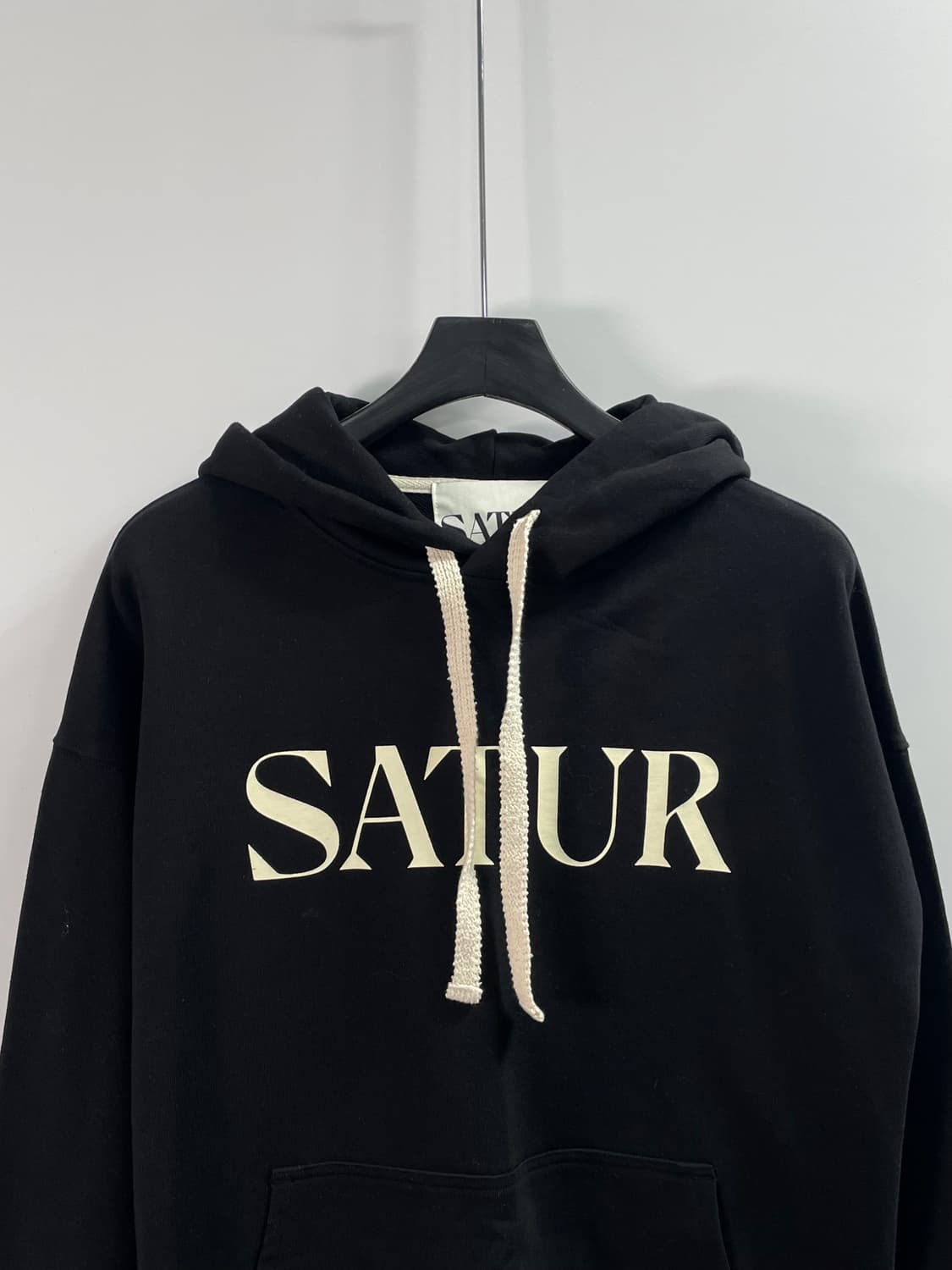 세터 빅로고 블랙 후드티 (on.54) 상품이미지2