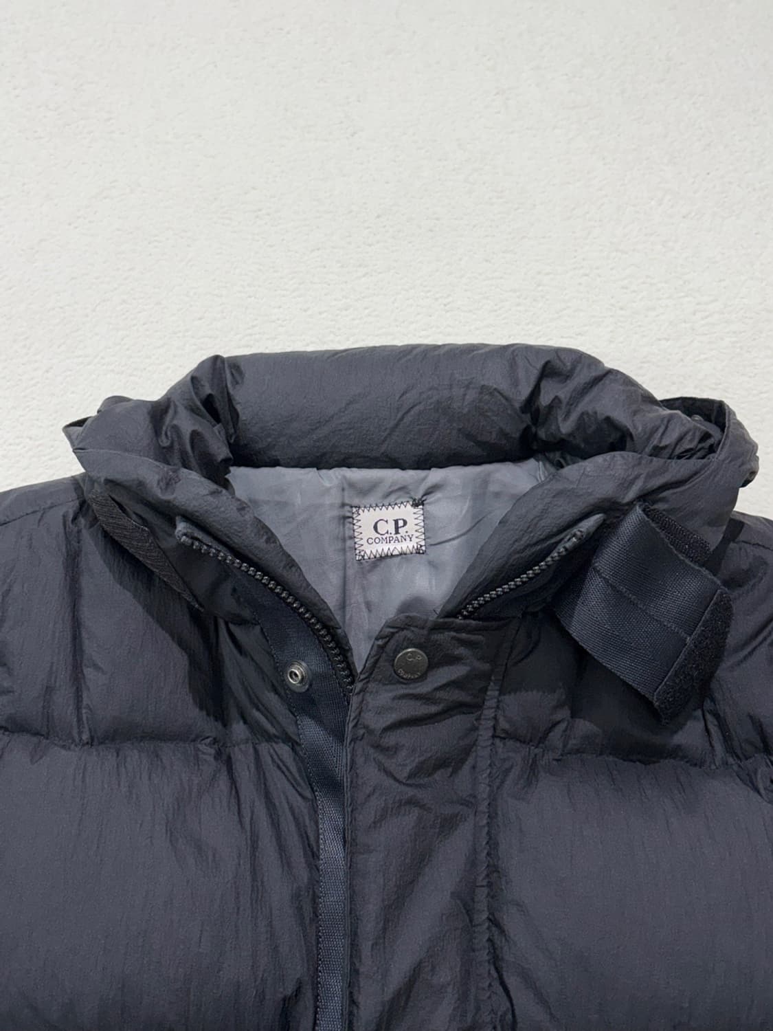 CP 컴퍼니 나일론 고글 패딩 자켓 블랙 95-100 상품이미지3