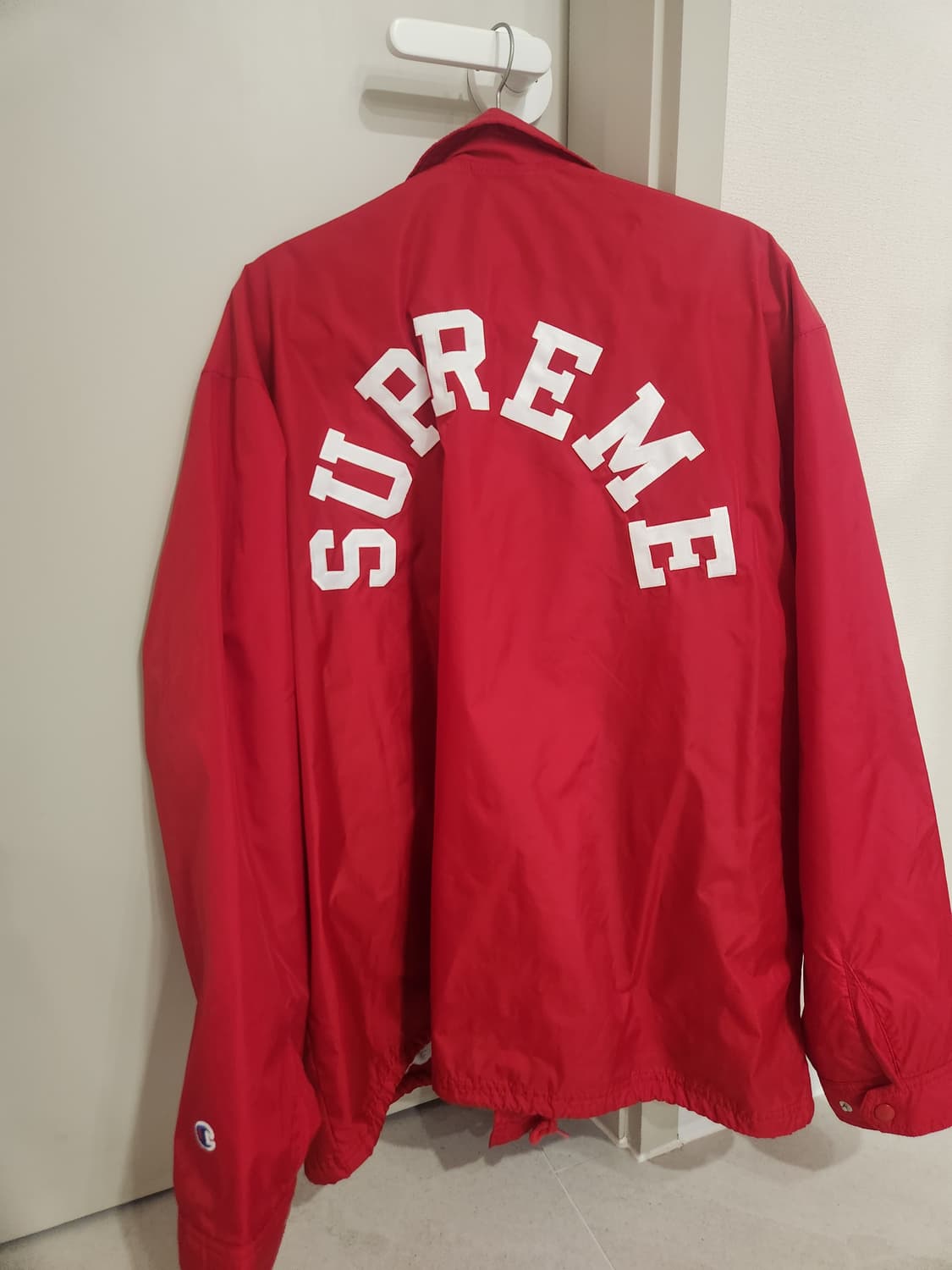 슈프림 챔피온 코치자켓 레드색상 상품이미지1