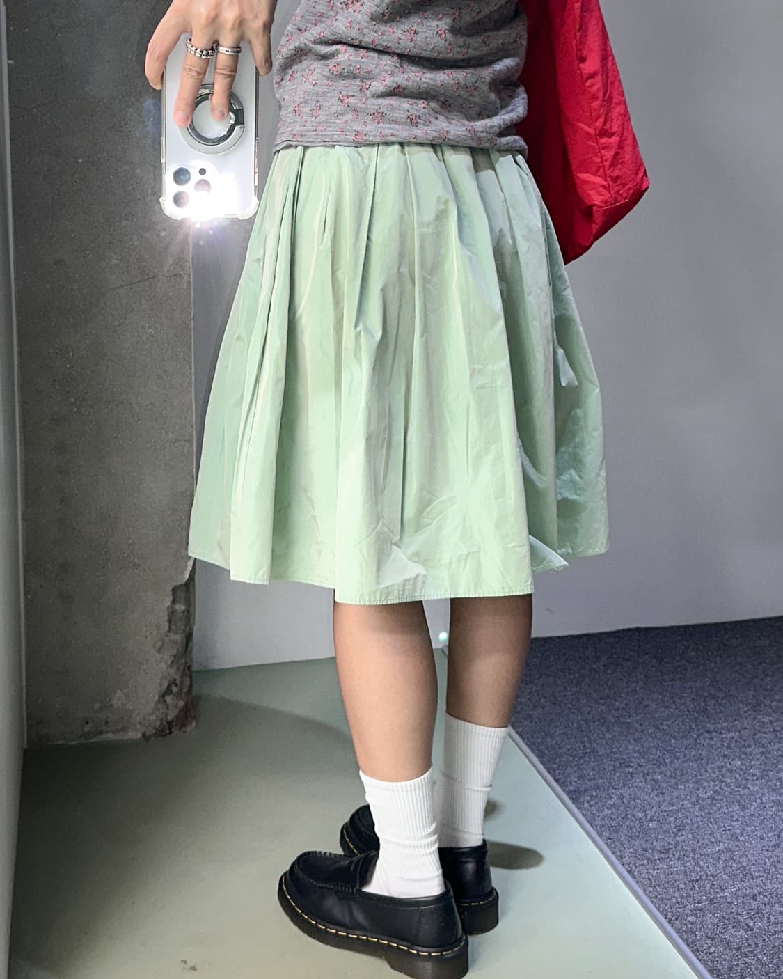 mint silky pleats midi skirt 상품이미지5