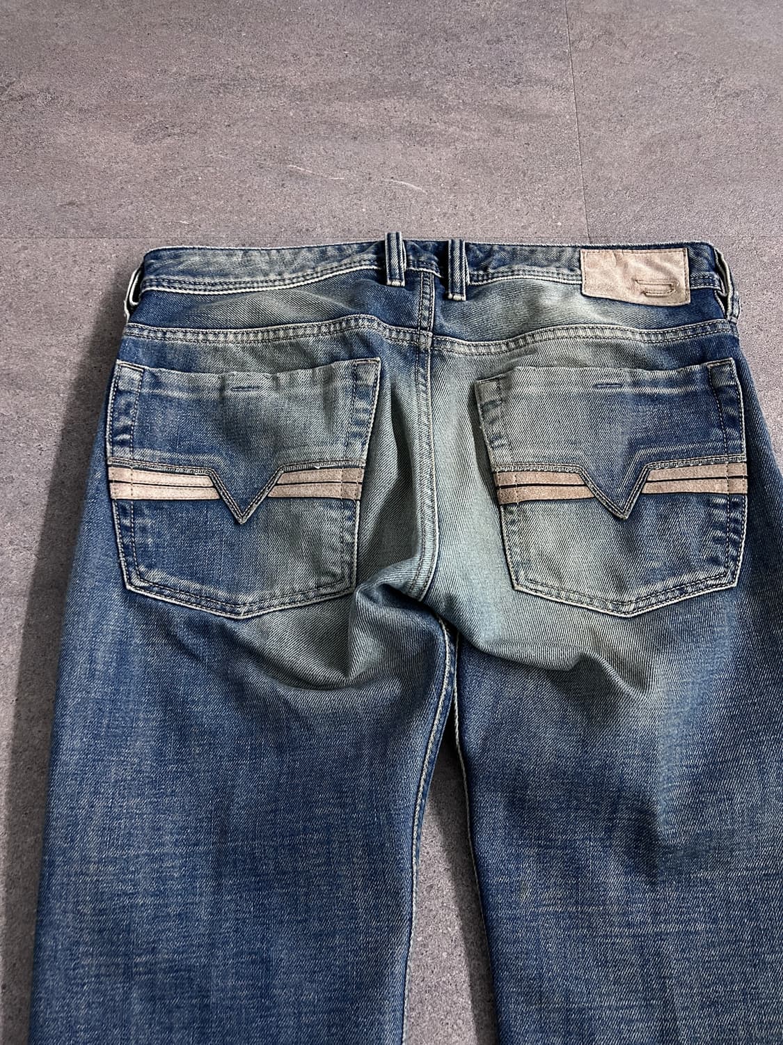 디젤 자티니 미드 워싱 데님 팬츠 상품이미지7