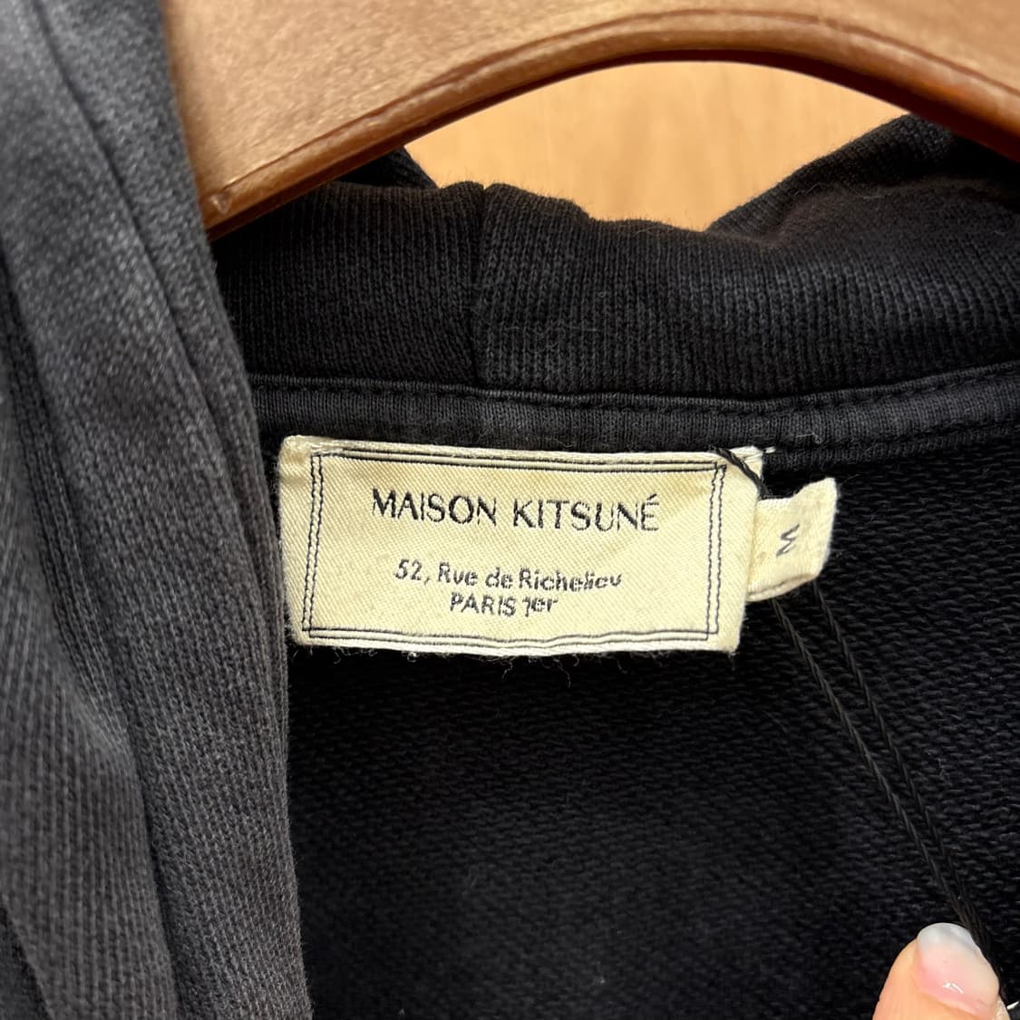 메종키츠네 코튼 긴팔 후드티 로고 패치 디테일 레귤러핏 블랙 상품이미지7