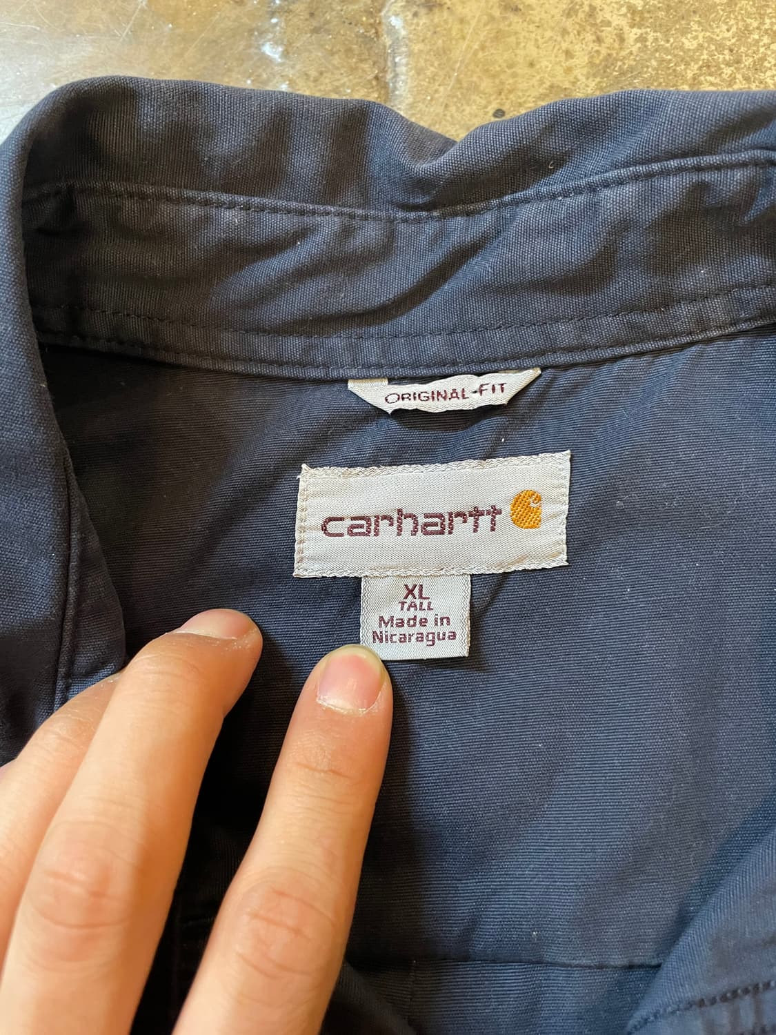 칼하트 오리지널핏 레더패치 워크 셔츠 다크네이비 상품이미지5