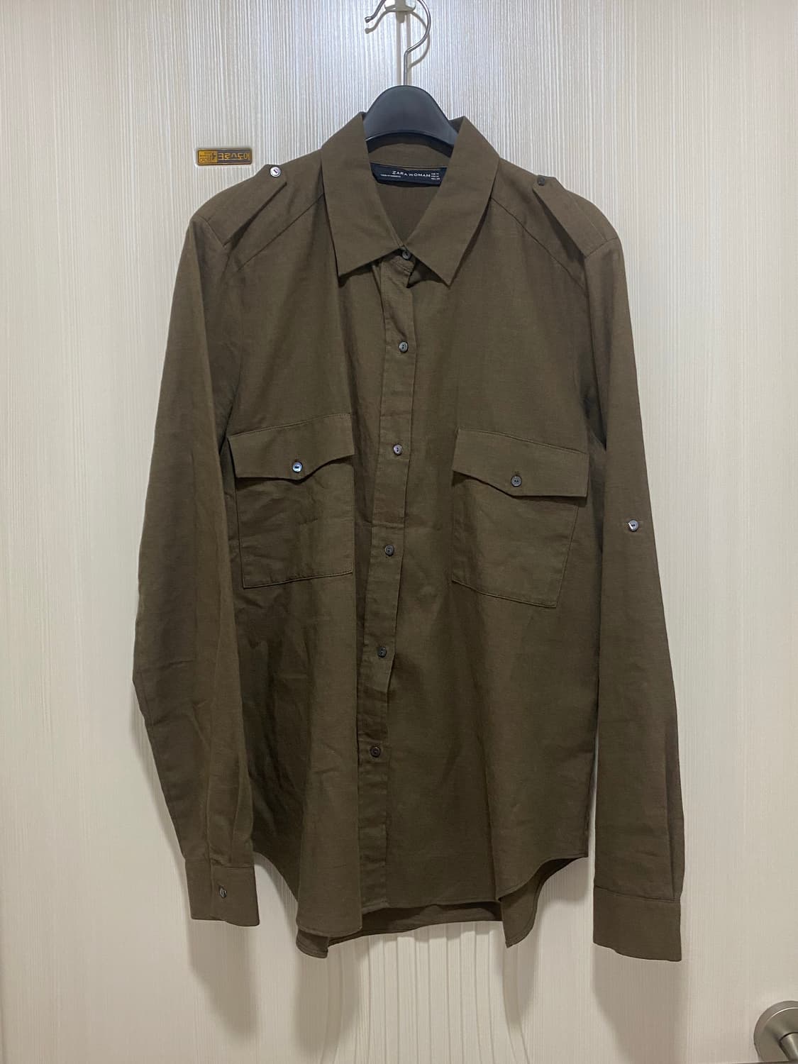 자라(zara) 카키 포켓 셔츠 M 상품이미지1