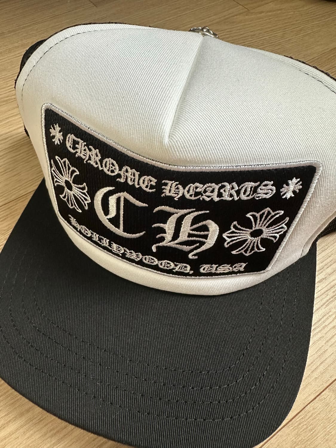 크롬하츠 CH 할리우드 트러커햇 블랙 화이트 새상품 상품이미지2