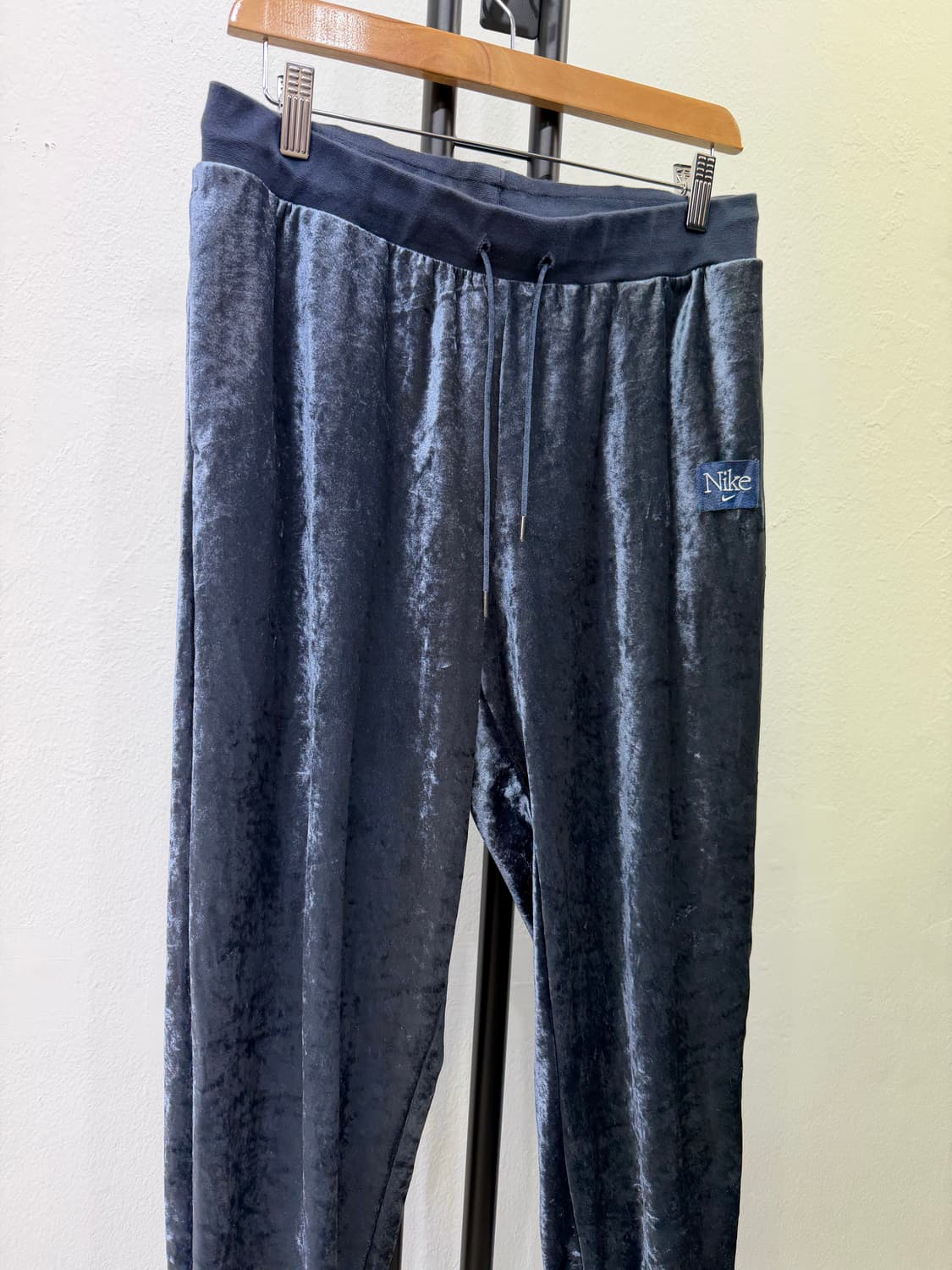 정품) 나이키 여성 벨벳 조거팬츠 L 상품이미지2