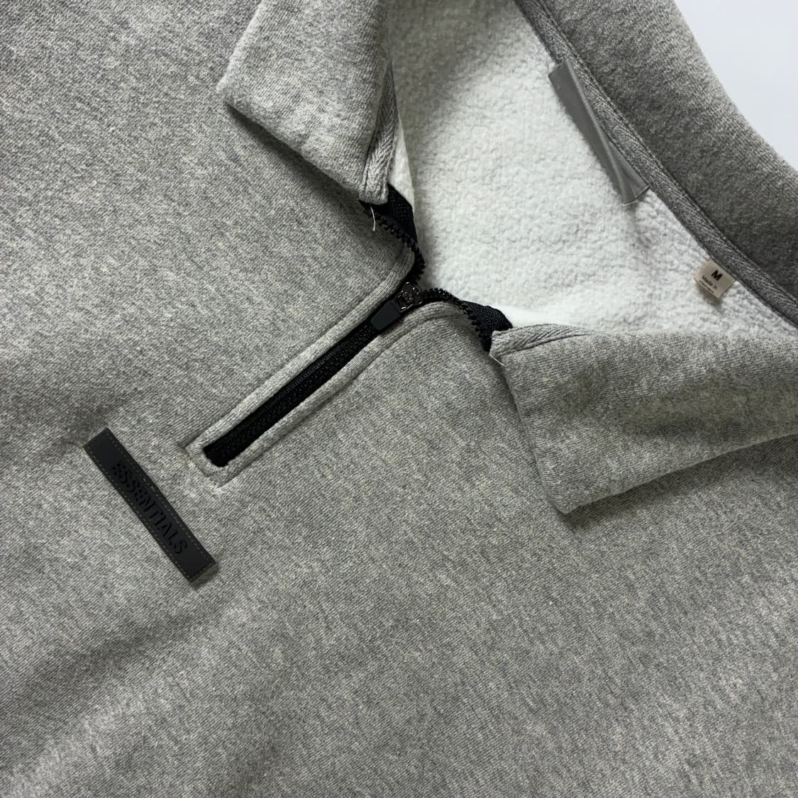 Essentials  에센셜스 피어오브갓 모크넥 그레이 반집업 맨투맨   상품이미지5