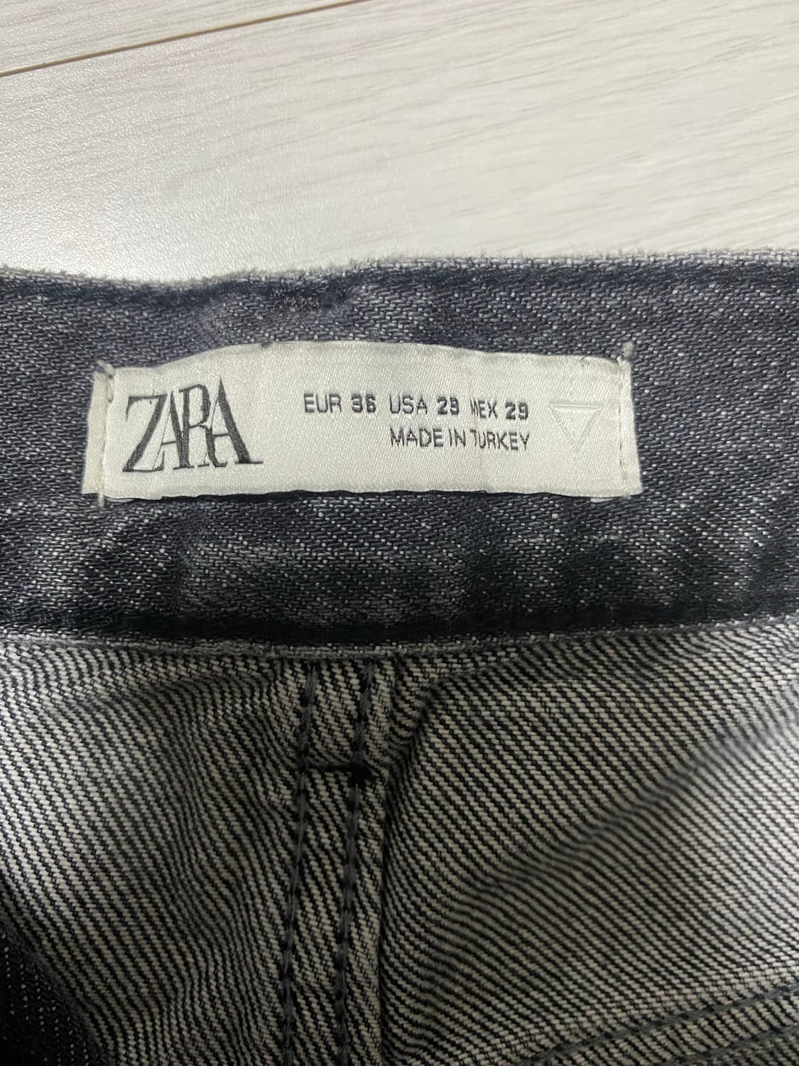 자라 유틸리티 카고 진 블랙 상품이미지5