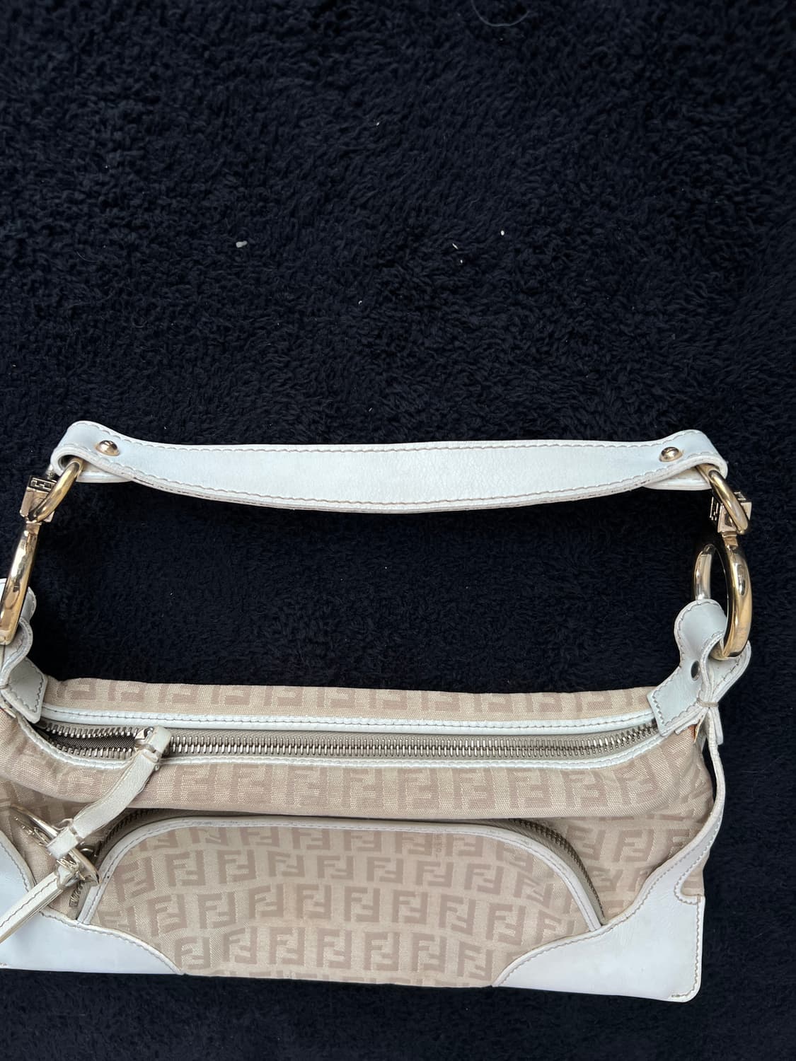 펜디 주카 패턴 숄더백 상품이미지6