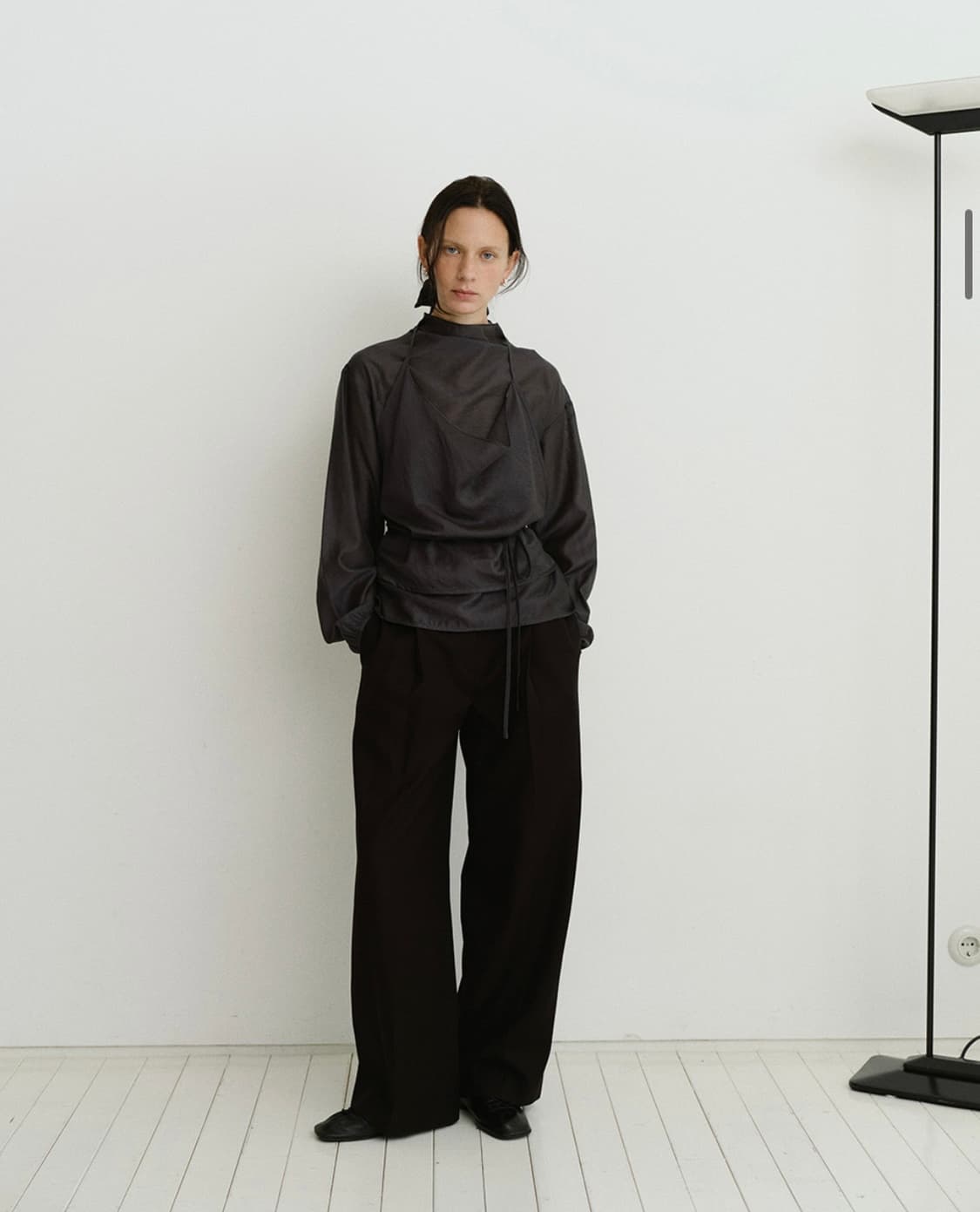 URAGO 유라고 Toffee 시스루 베스트 레이어드 블라우스  상품이미지2