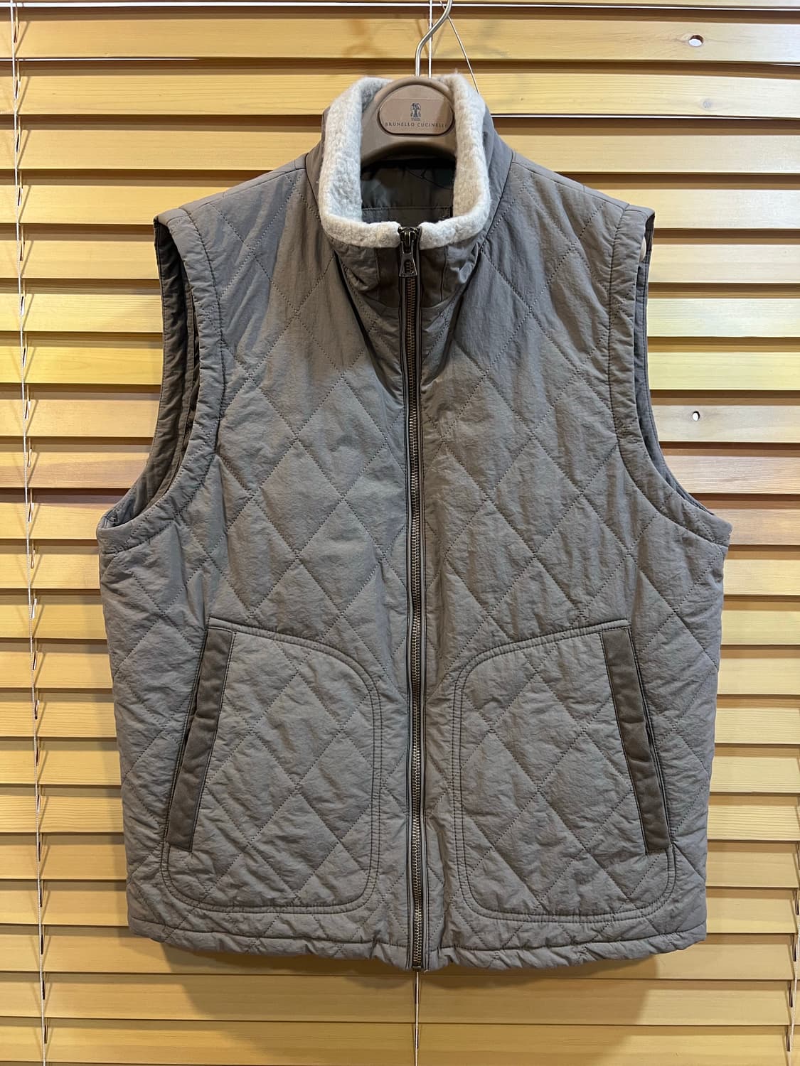 시리즈 남성 다크베이지 누빔조끼 집업조끼 상품이미지2