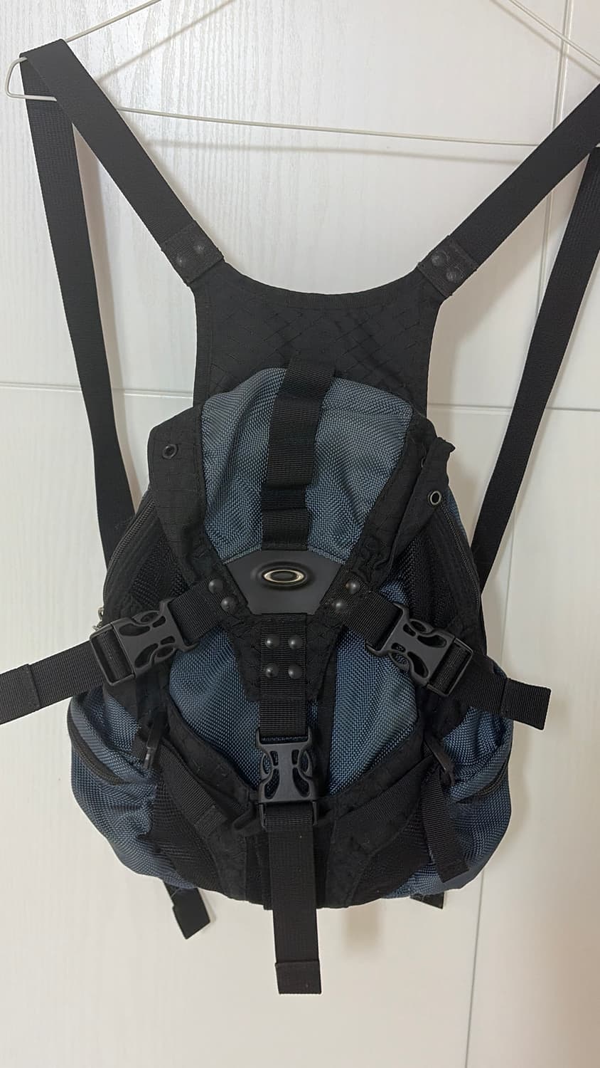 오클리 아이콘 미니백백 상품이미지5