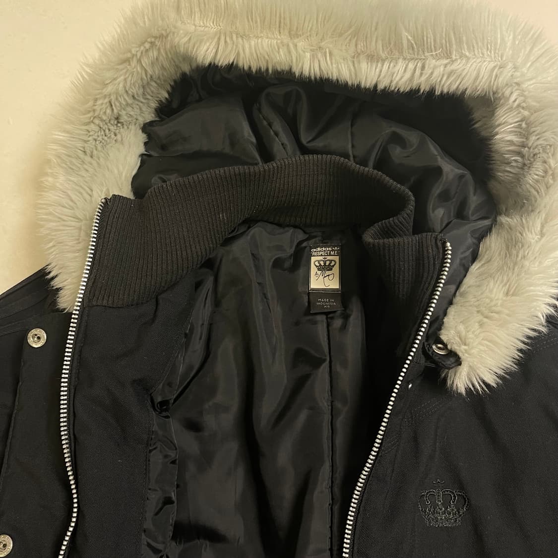 아디다스 리스펙트미 크라운로코 크롭패딩 블랙 상품이미지3