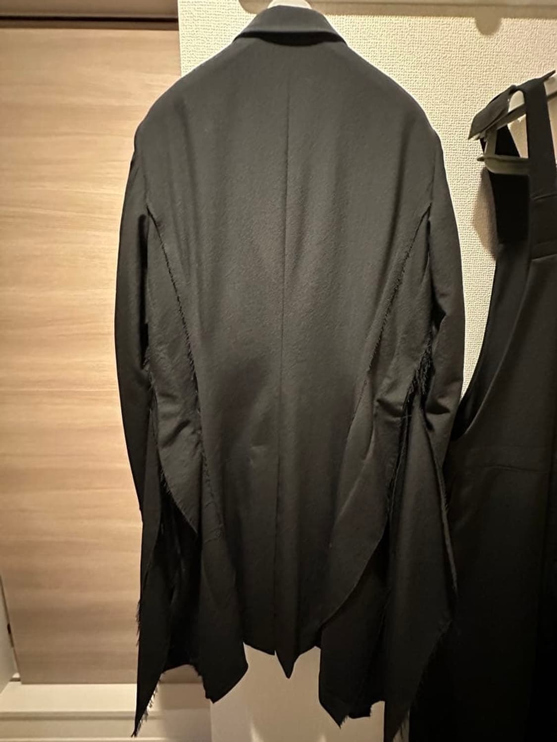 22ss 꼼데가르송 옴므플러스 컷아웃 코트 m 상품이미지6