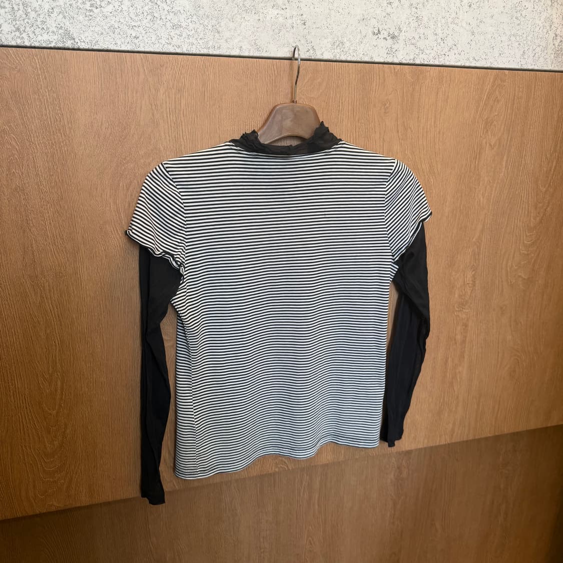 빈티지 하프넥 스트라이프 롱슬리브 티셔츠 메쉬 배색 슬리브 디테일 화이트 상품이미지2