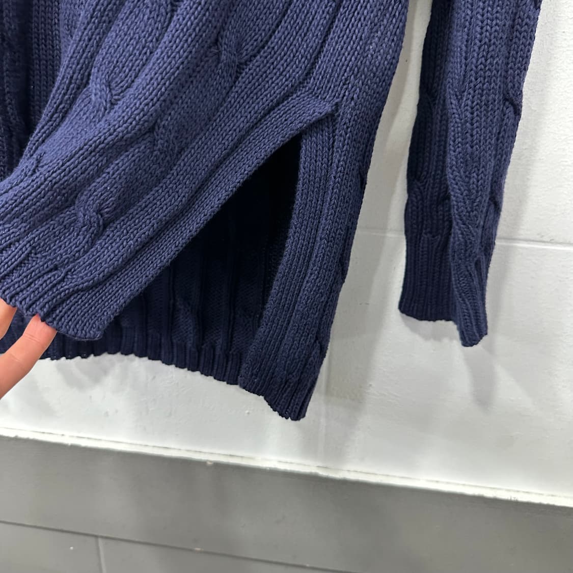 폴로 브이넥 꽈배기 트임 니트 상품이미지6