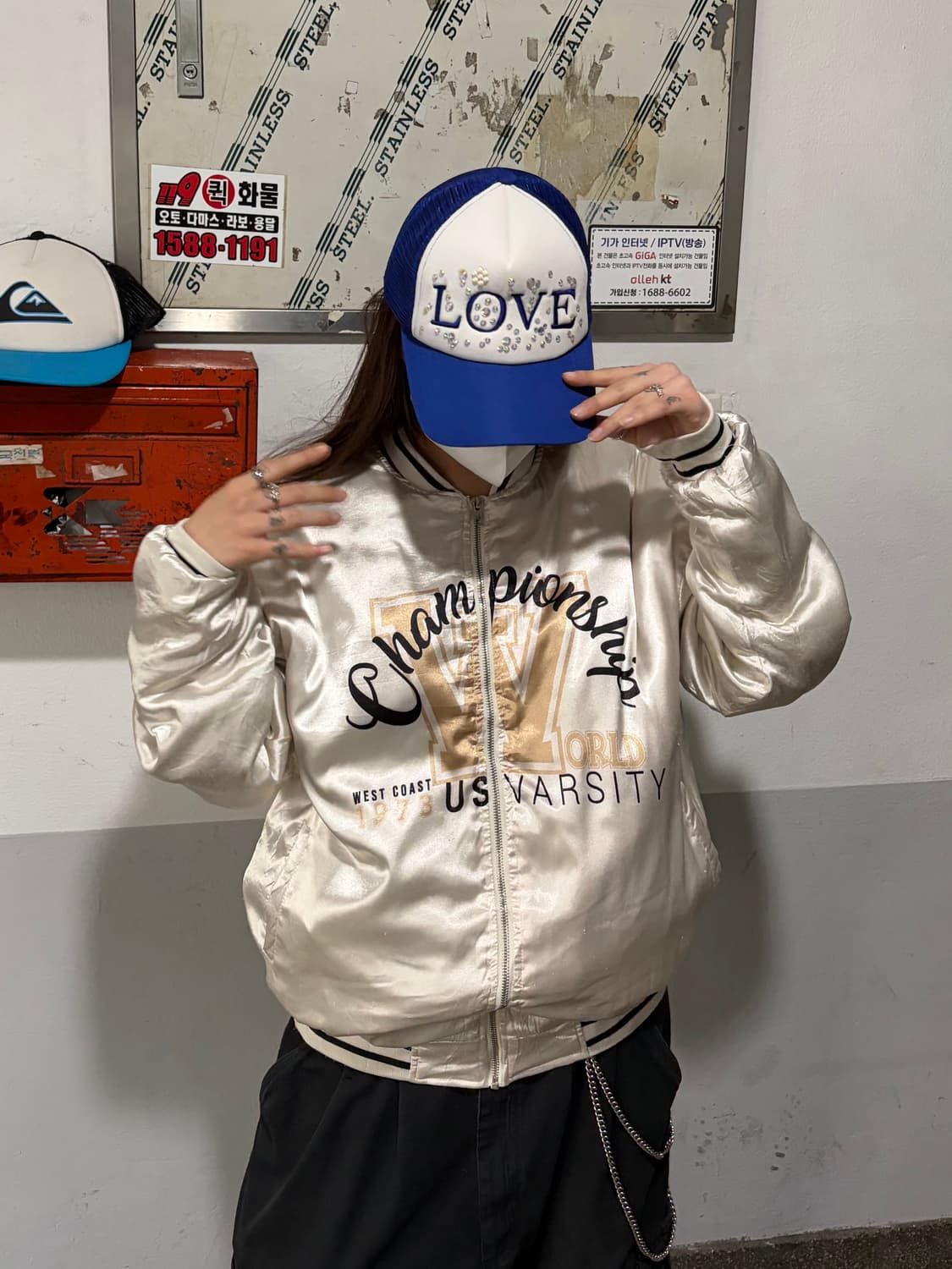 90s VINTAGE 실버화이트 빅레터링 스타디움 집업 상품이미지2