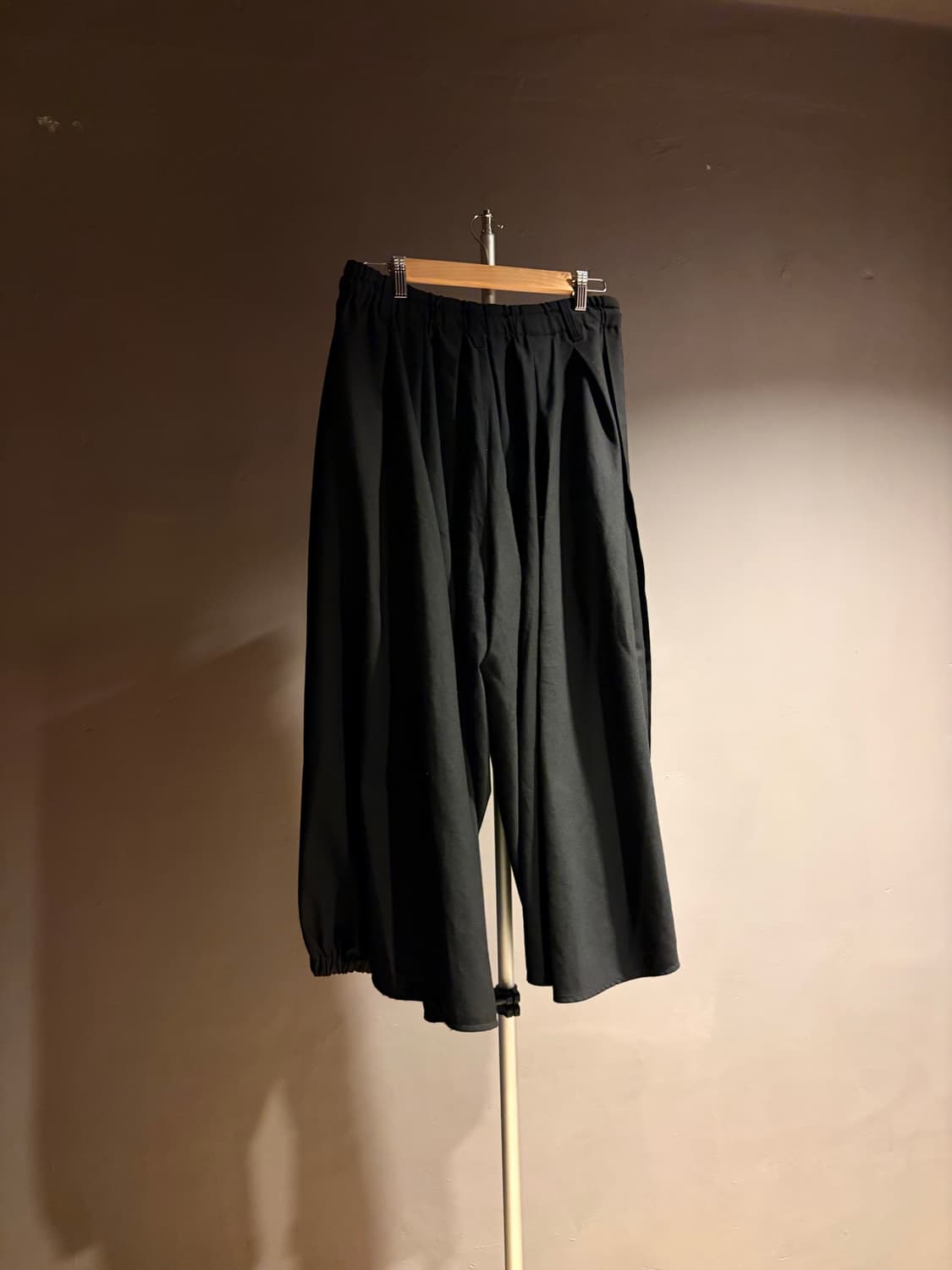 요지야마모토 그라운드와이 카라스 팬츠 상품이미지1