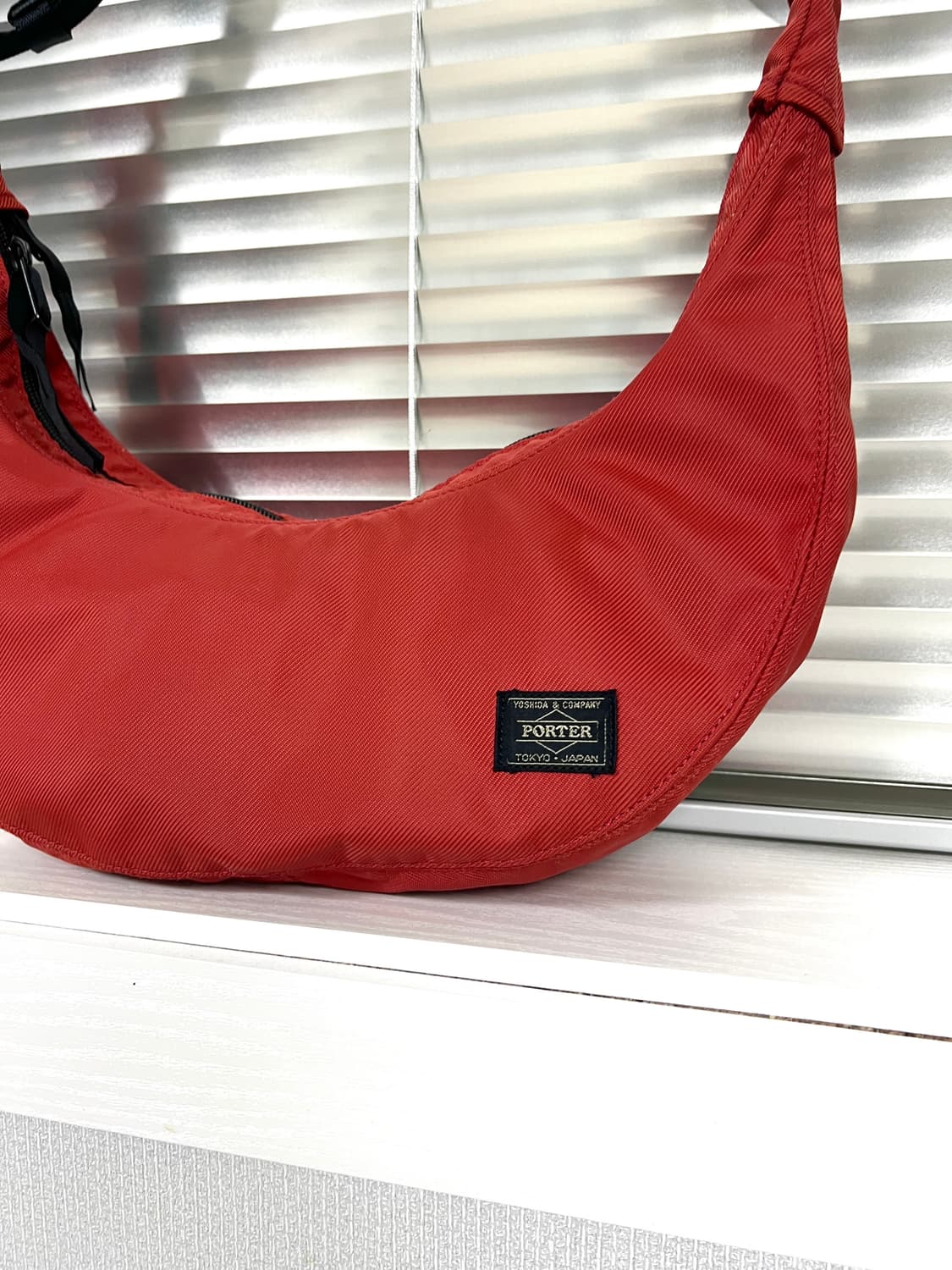 PORTER ROUND-SHOULDER BAG (Red)  상품이미지4