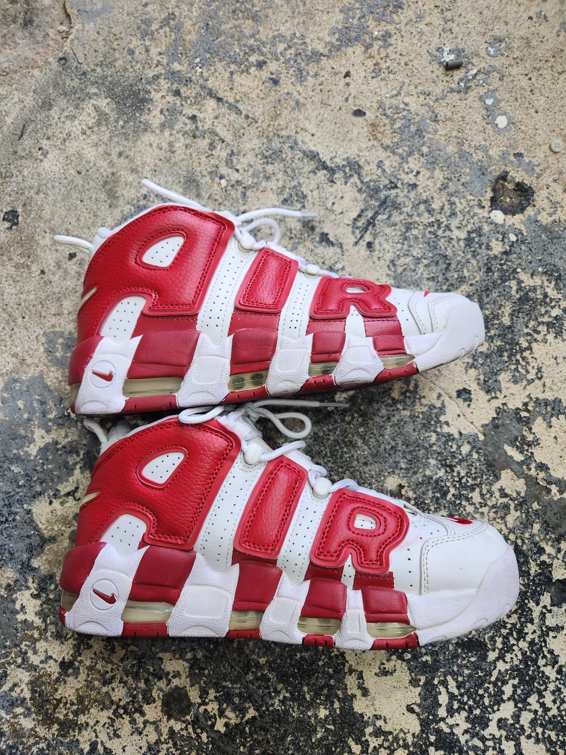 나이키 업템포 에어모어 불스 260mm

 상품이미지2