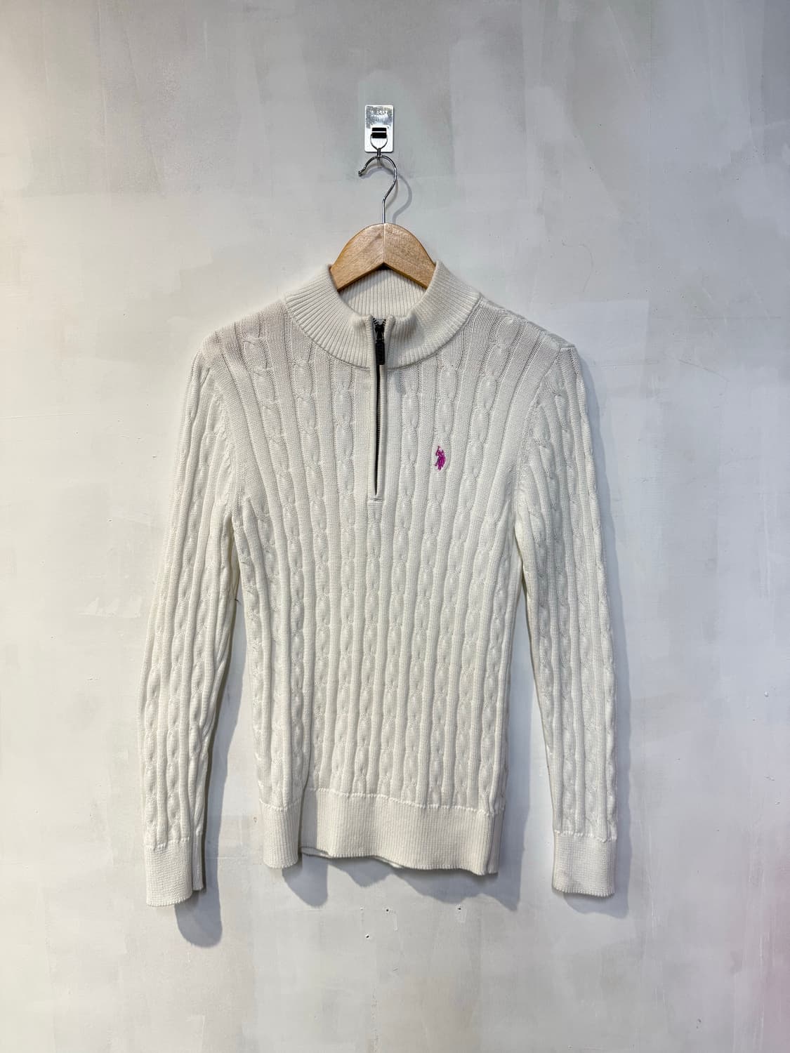폴로 화이트 하프집업 니트 상품이미지1
