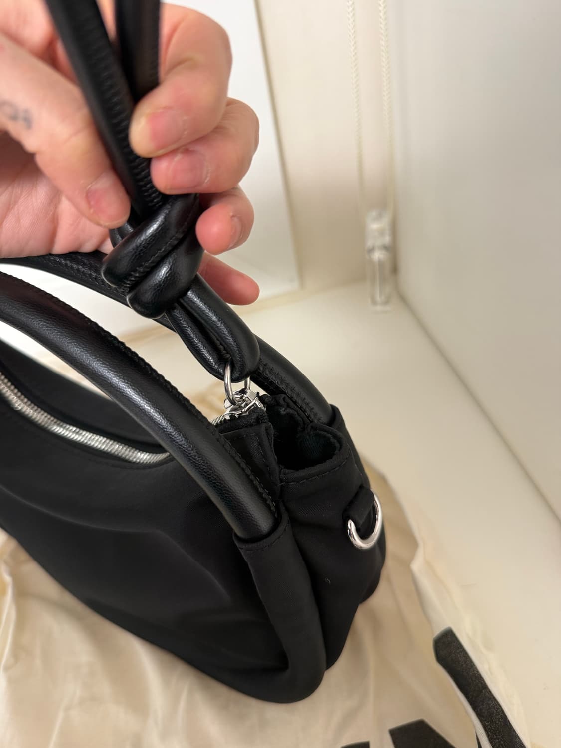 GANNI 가니 미니 노트 바게트백  상품이미지4