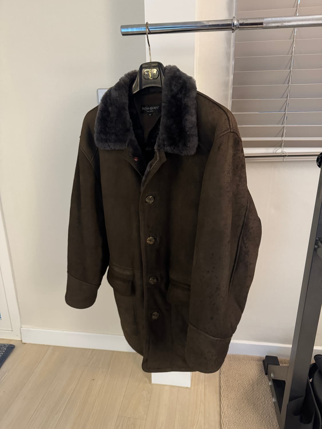 YSL 입생로랑 고동색 브라운 무스탕 반코트 105 상품이미지1