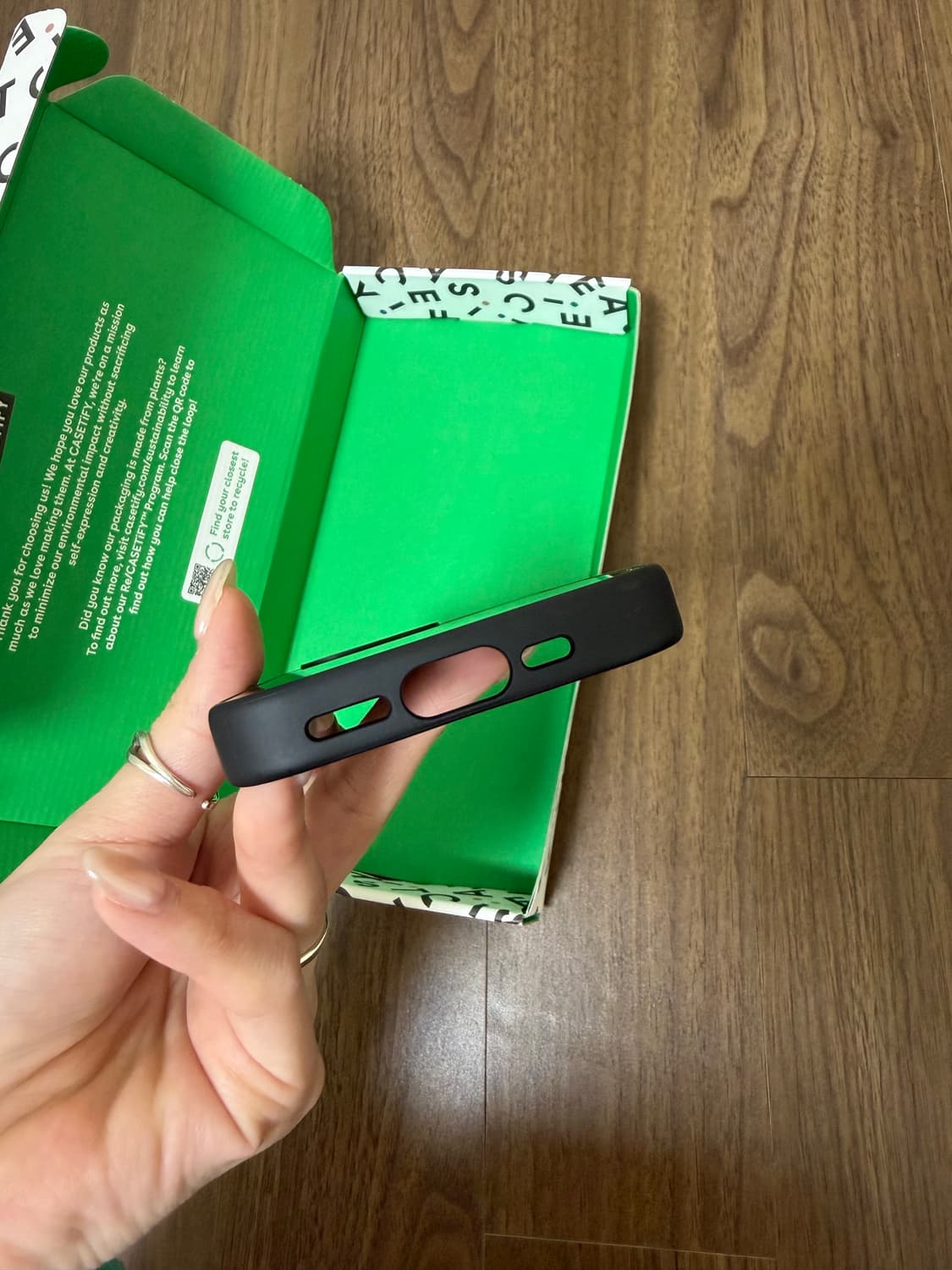 케이스티파이 블랙 도트 케이스 아이폰17 상품이미지6