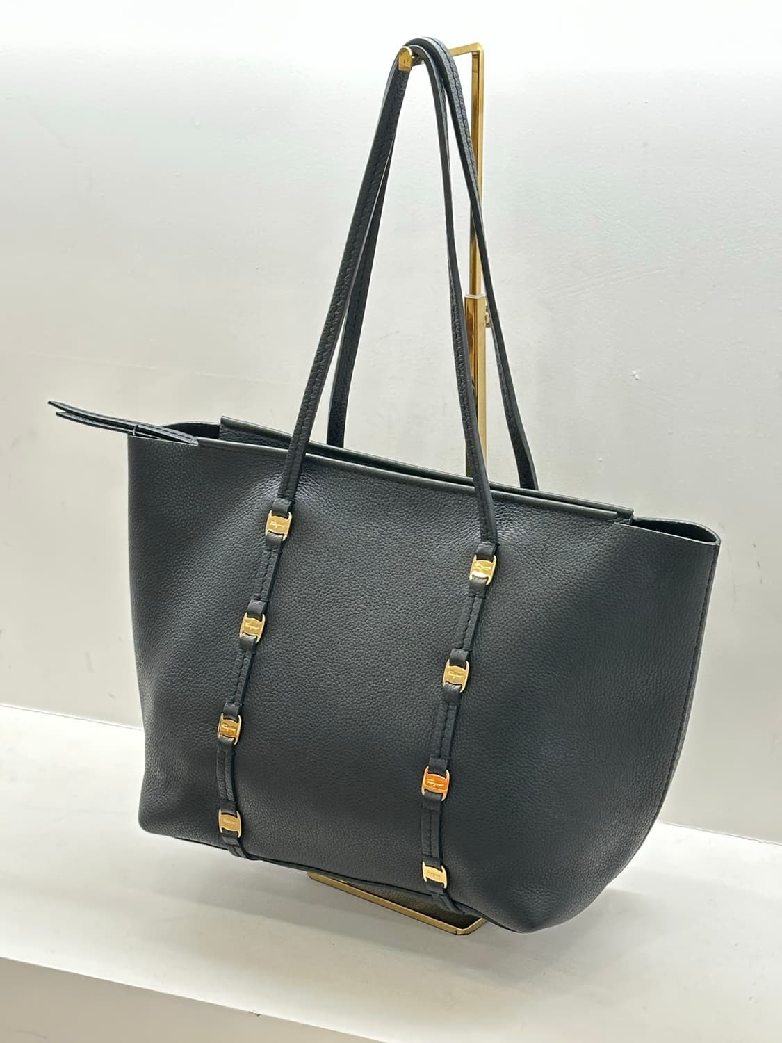 페레가모 간치니 토트백 상품이미지1