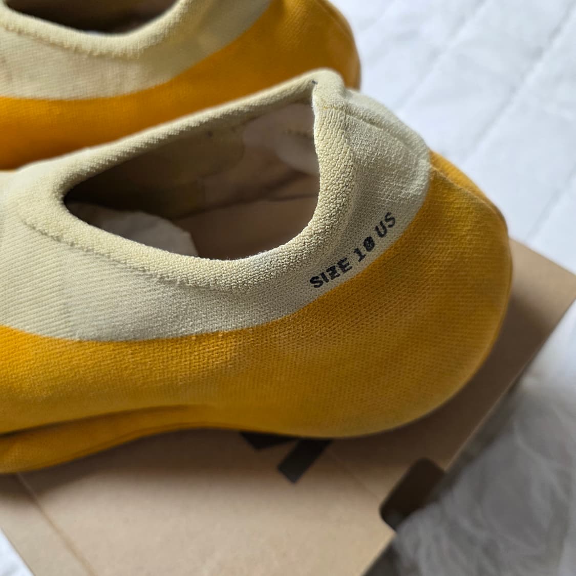 (중고) 아디다스 이지 니트 러너 설퍼 280사이즈 상품이미지3