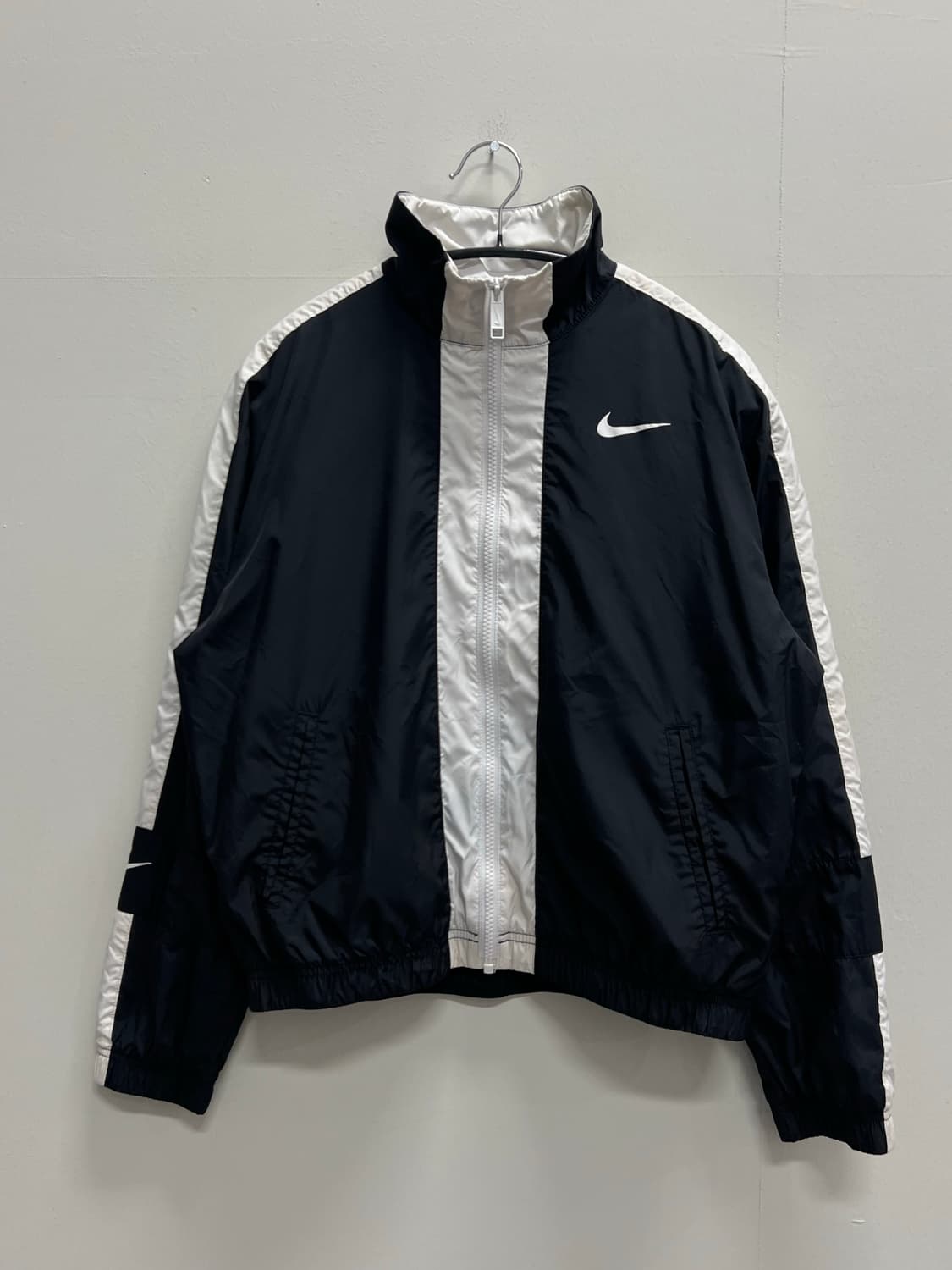 나이키 우먼스 백로고 바람막이 자켓 상품이미지2
