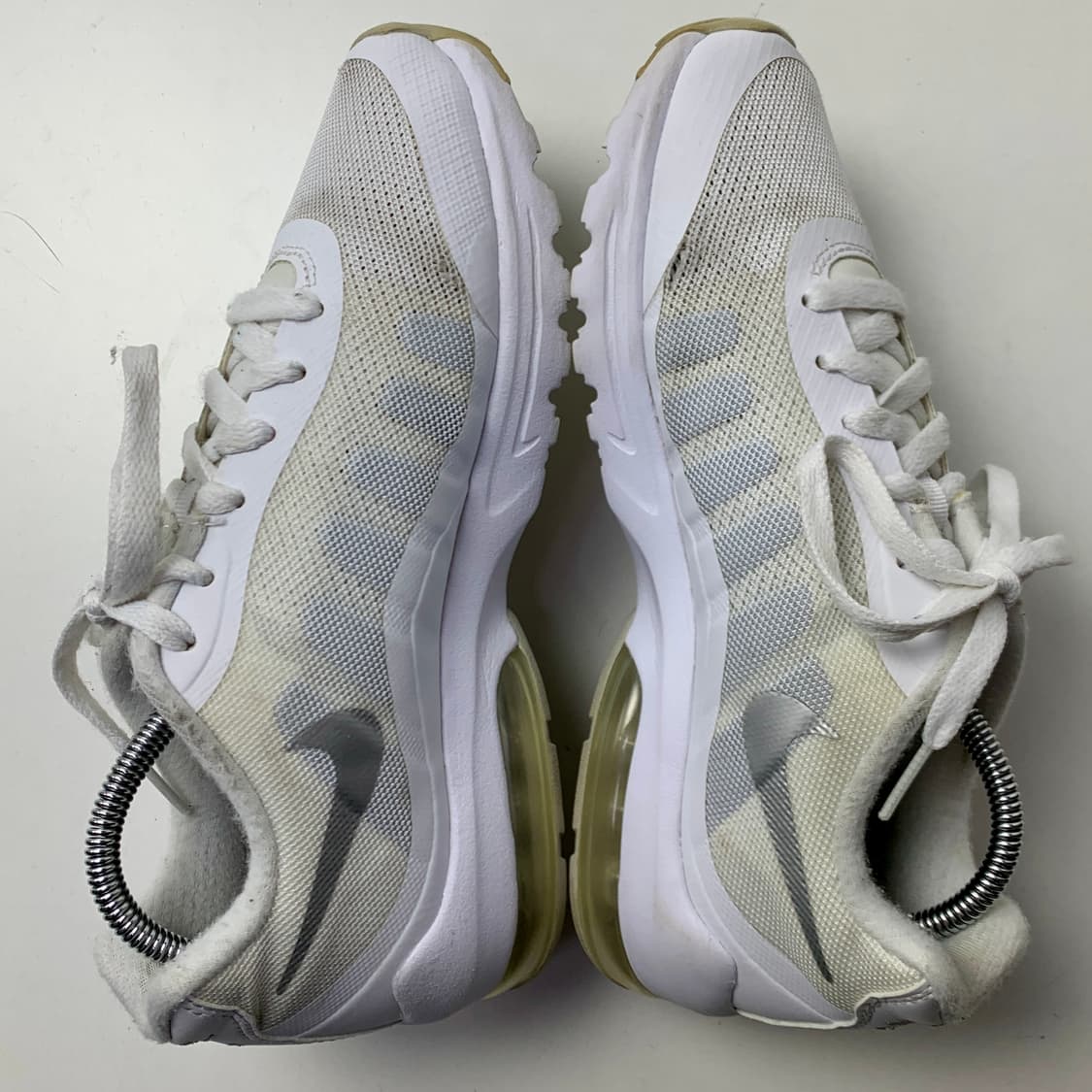 [245/정품] 나이키 에어맥스 인비고 여성 운동화 신발
 상품이미지4