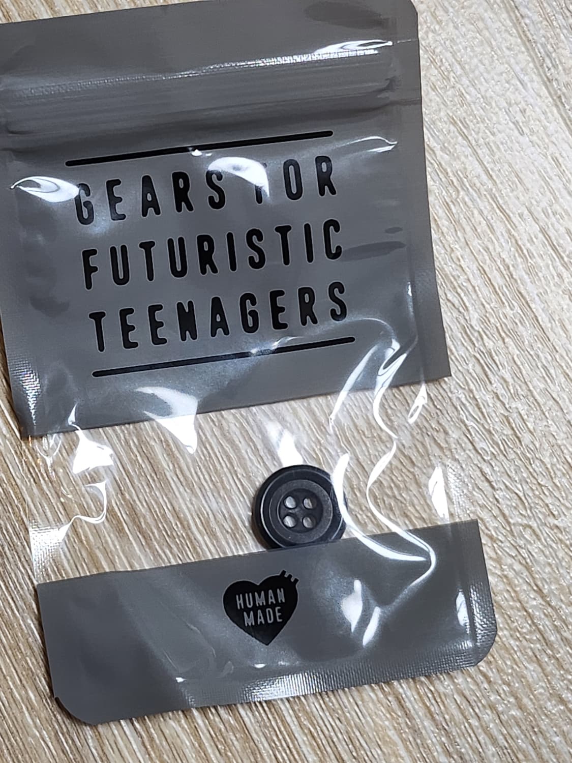 휴먼메이드 하트 뱃지 울 니트 카디건 블랙 상품이미지6