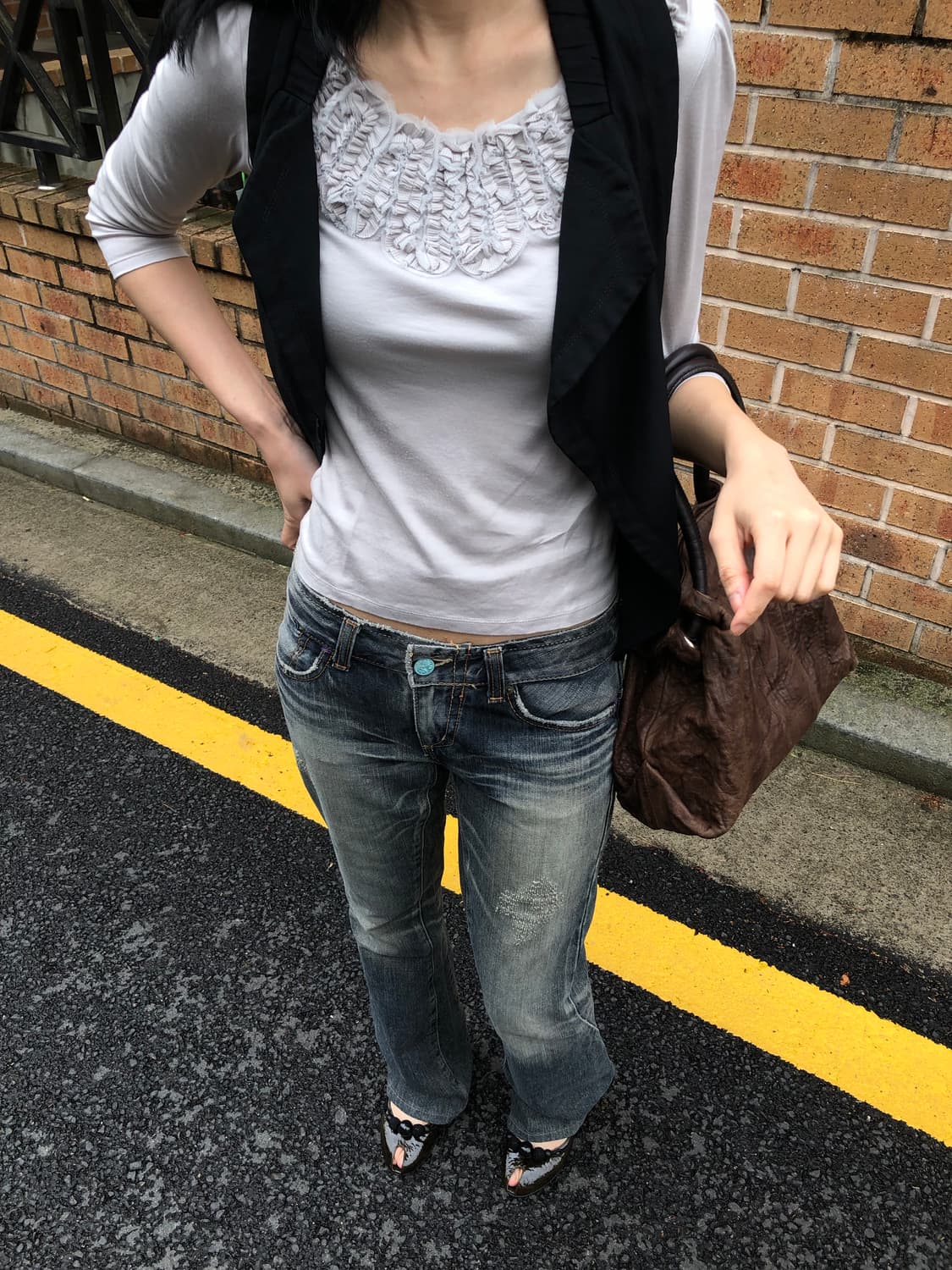 ruffle neckline slim top  상품이미지4