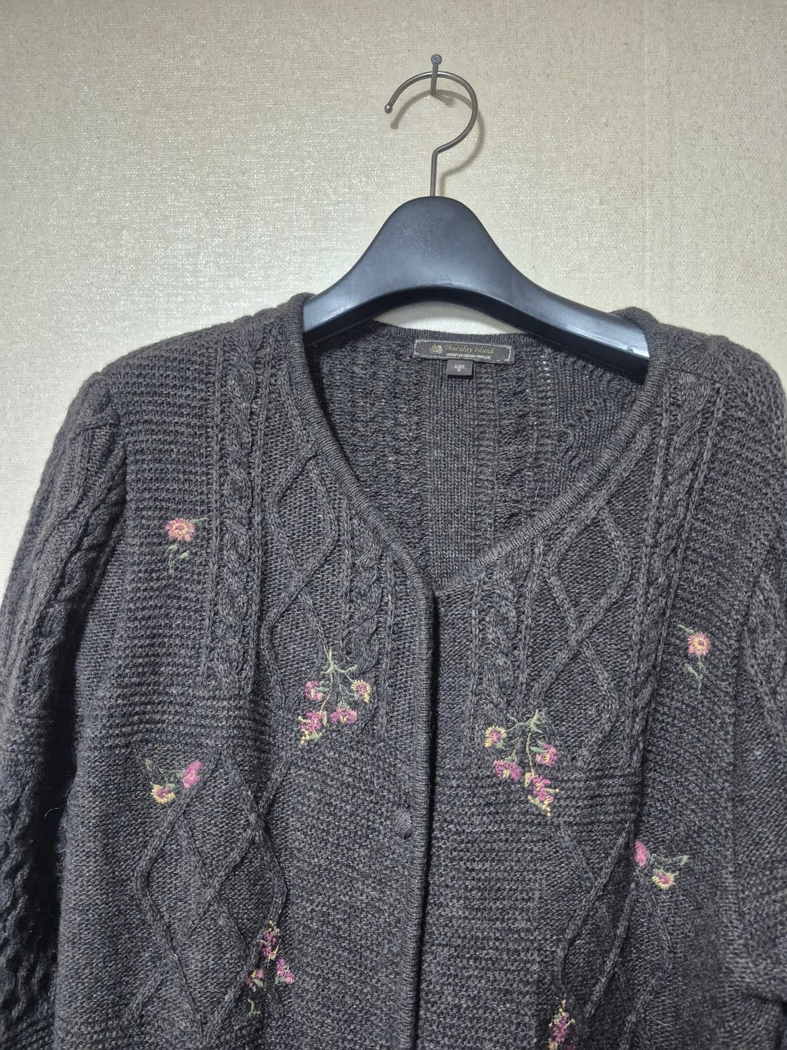 써스데이아일랜드 몸판 꽃자수 가디건 상품이미지2
