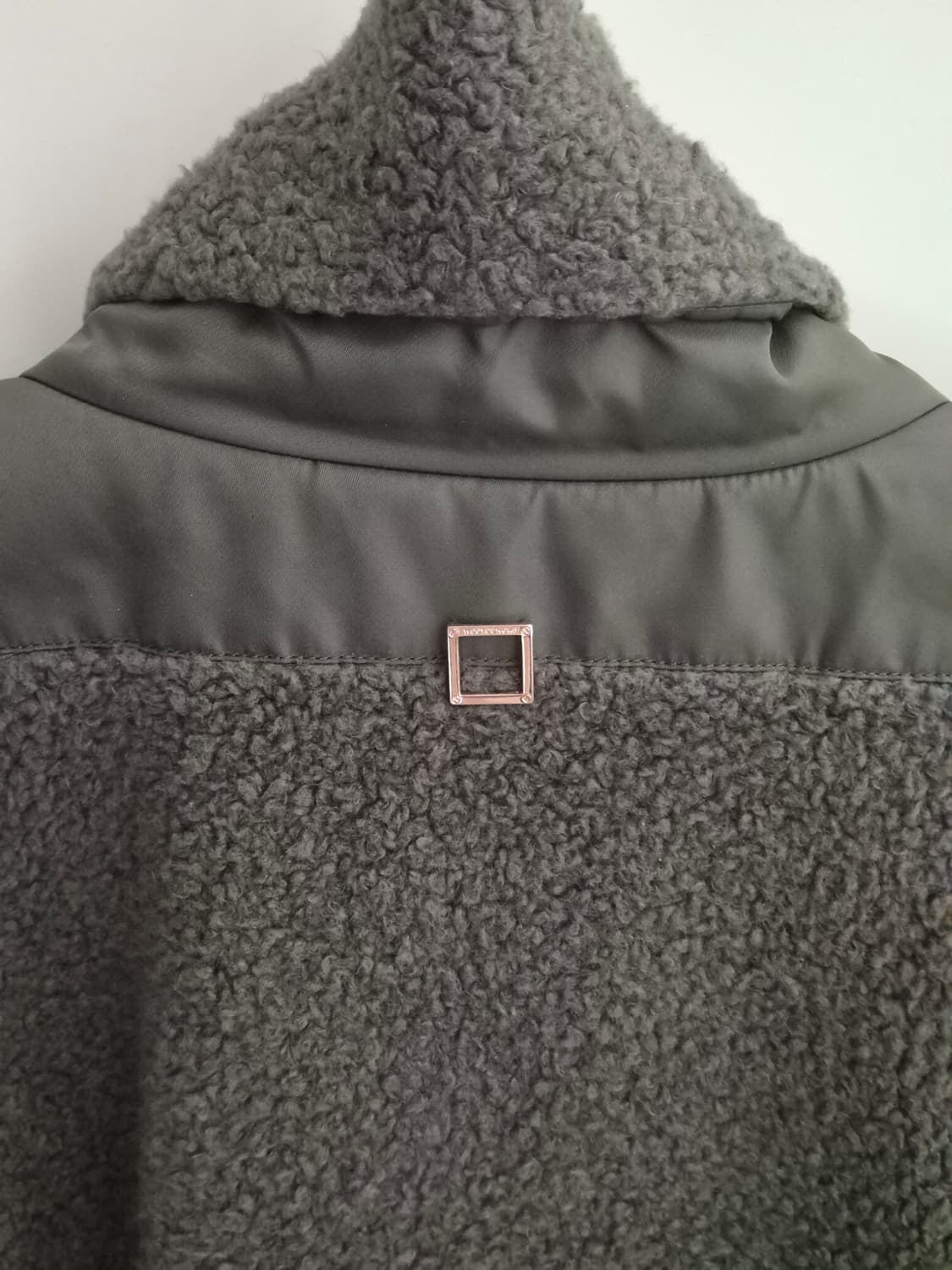 우영미 그레이 부클 하이넥 후리스 자켓 48 급처 상품이미지4